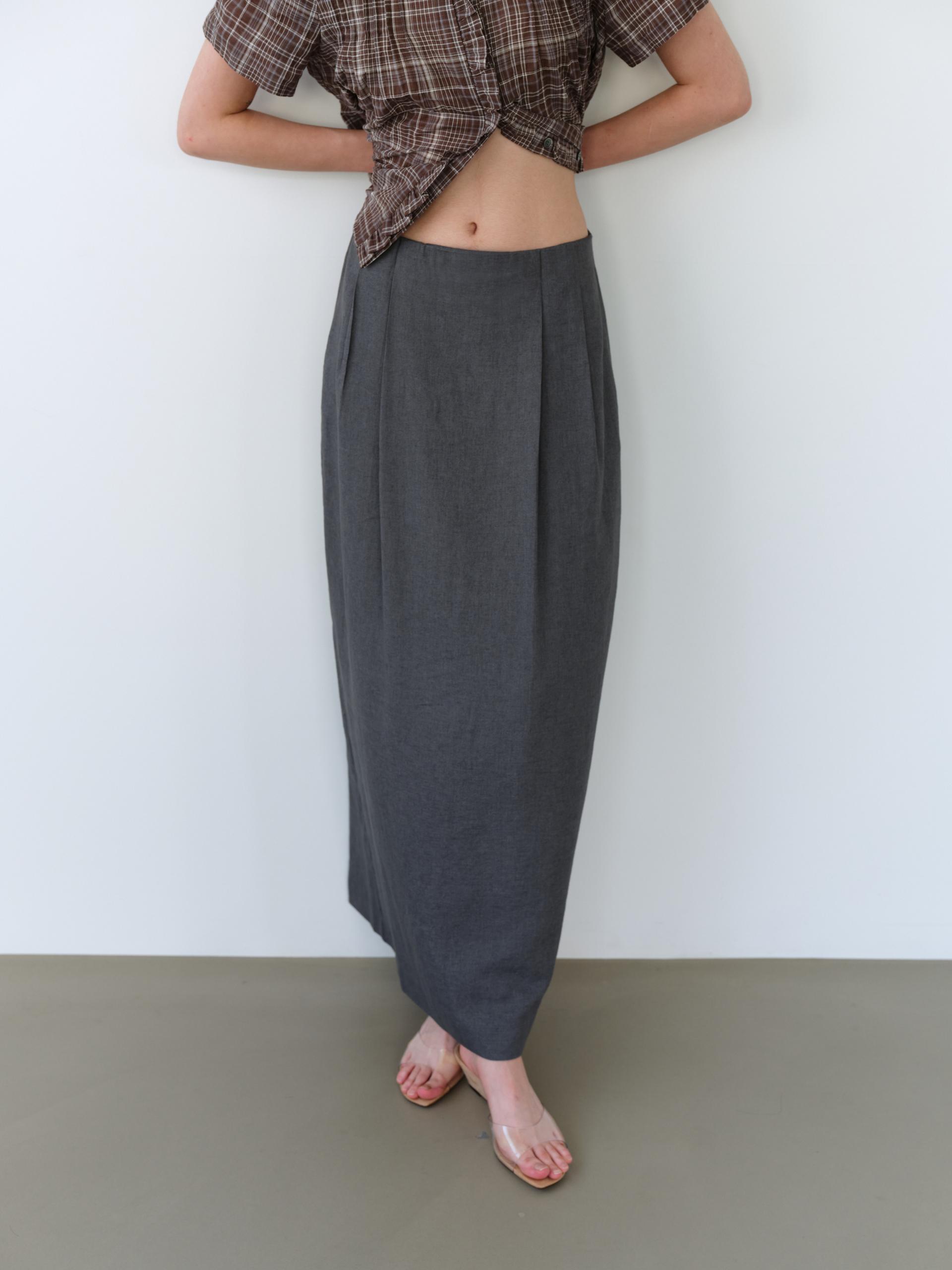 tuck maxi skirt (charcoal)