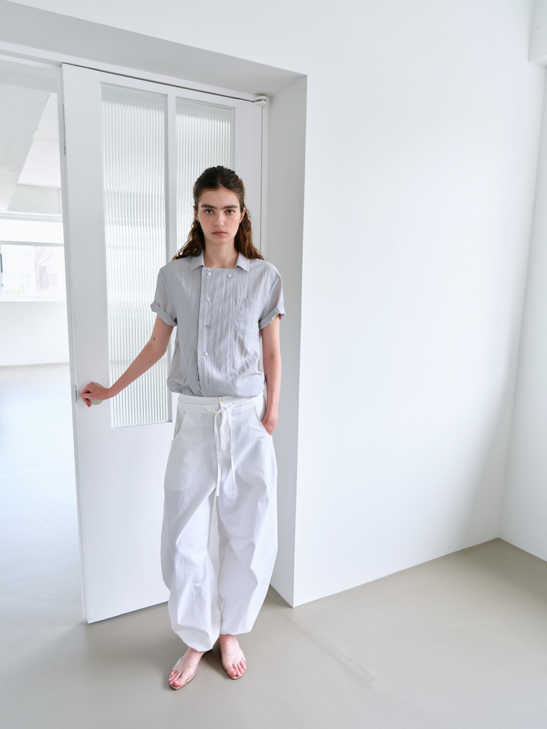 overlap half shirt (dusty sky)