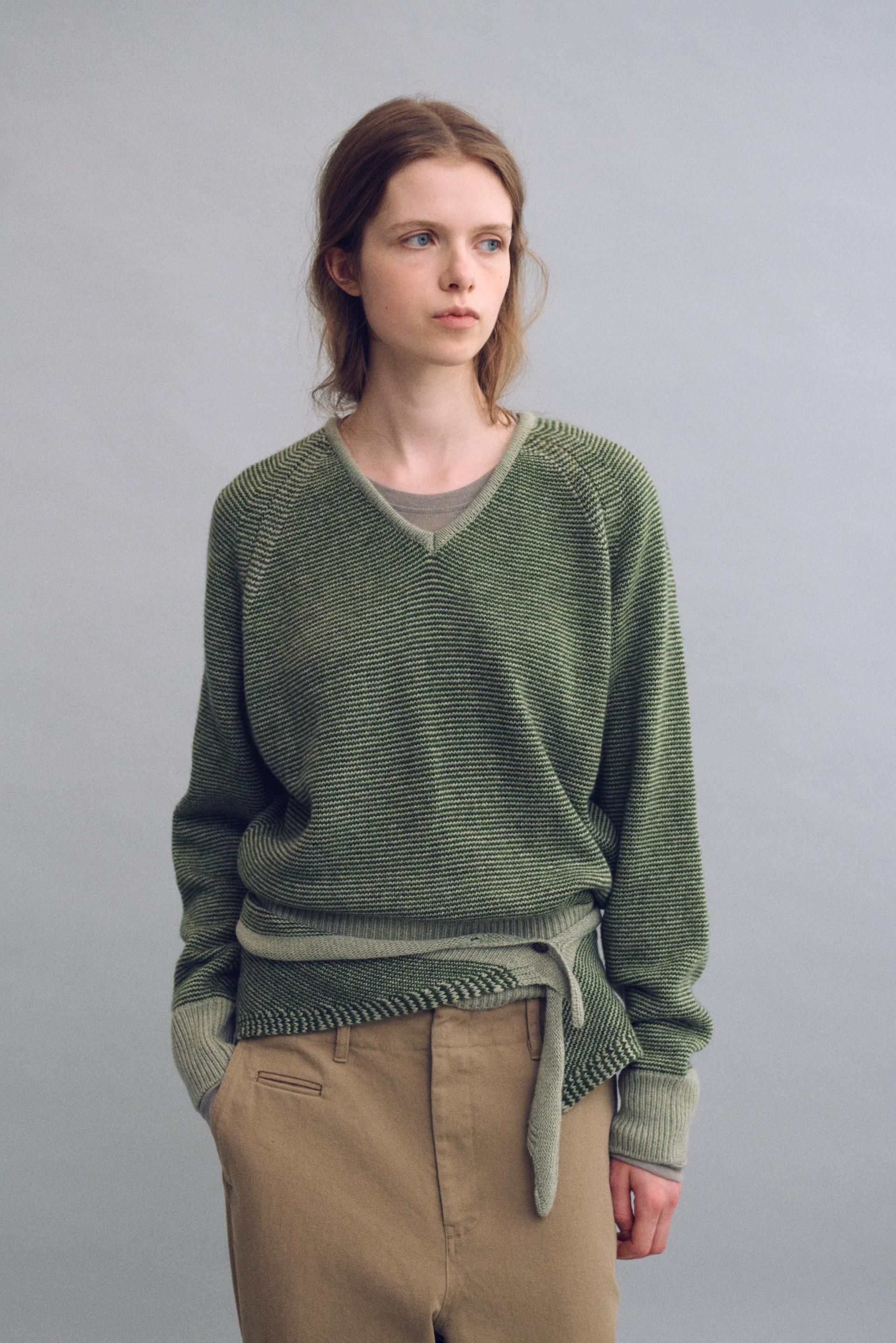 pipe v-neck knit (stripe green)