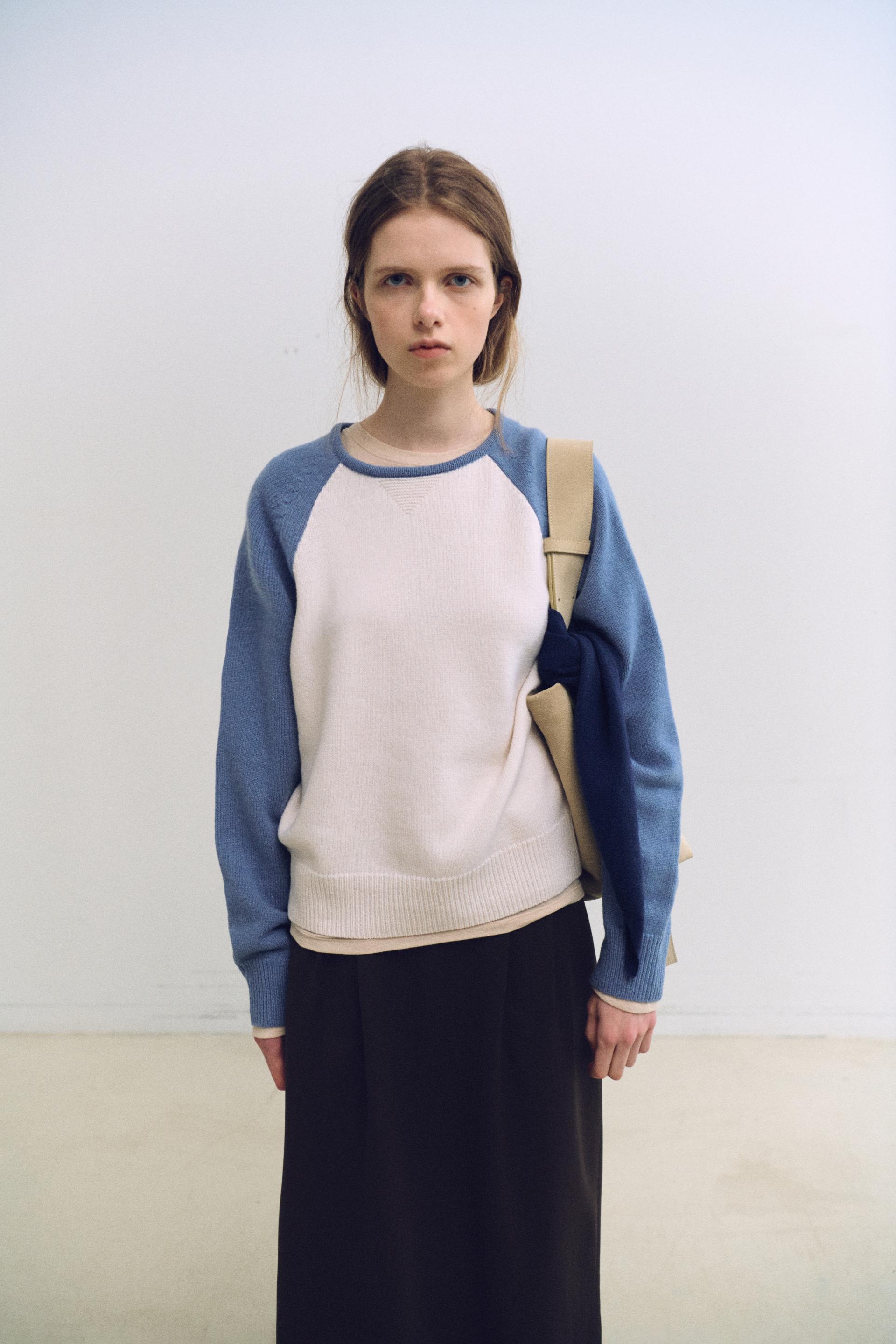 tone raglan knit (blue)