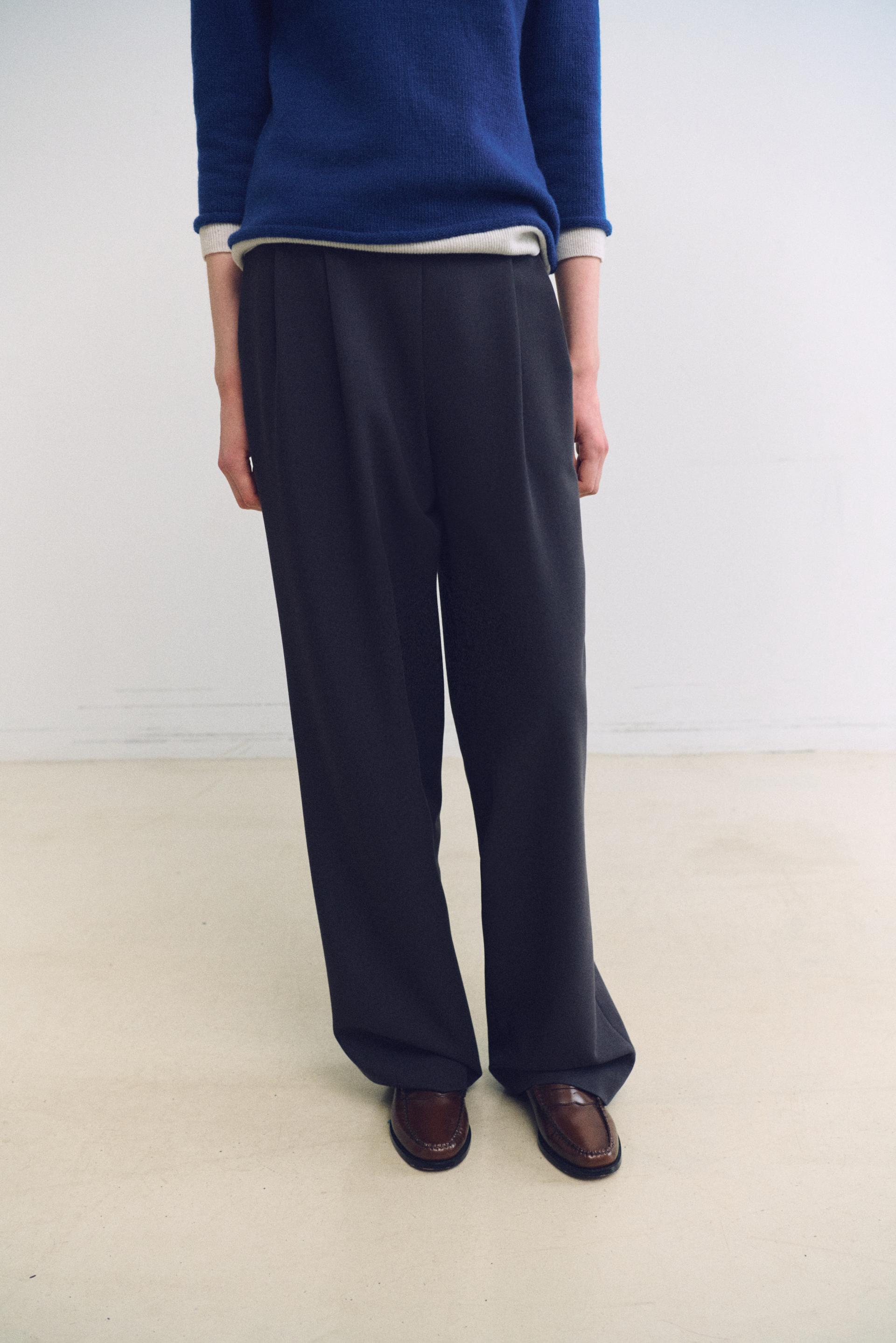 tuck ease slacks (charcoal)