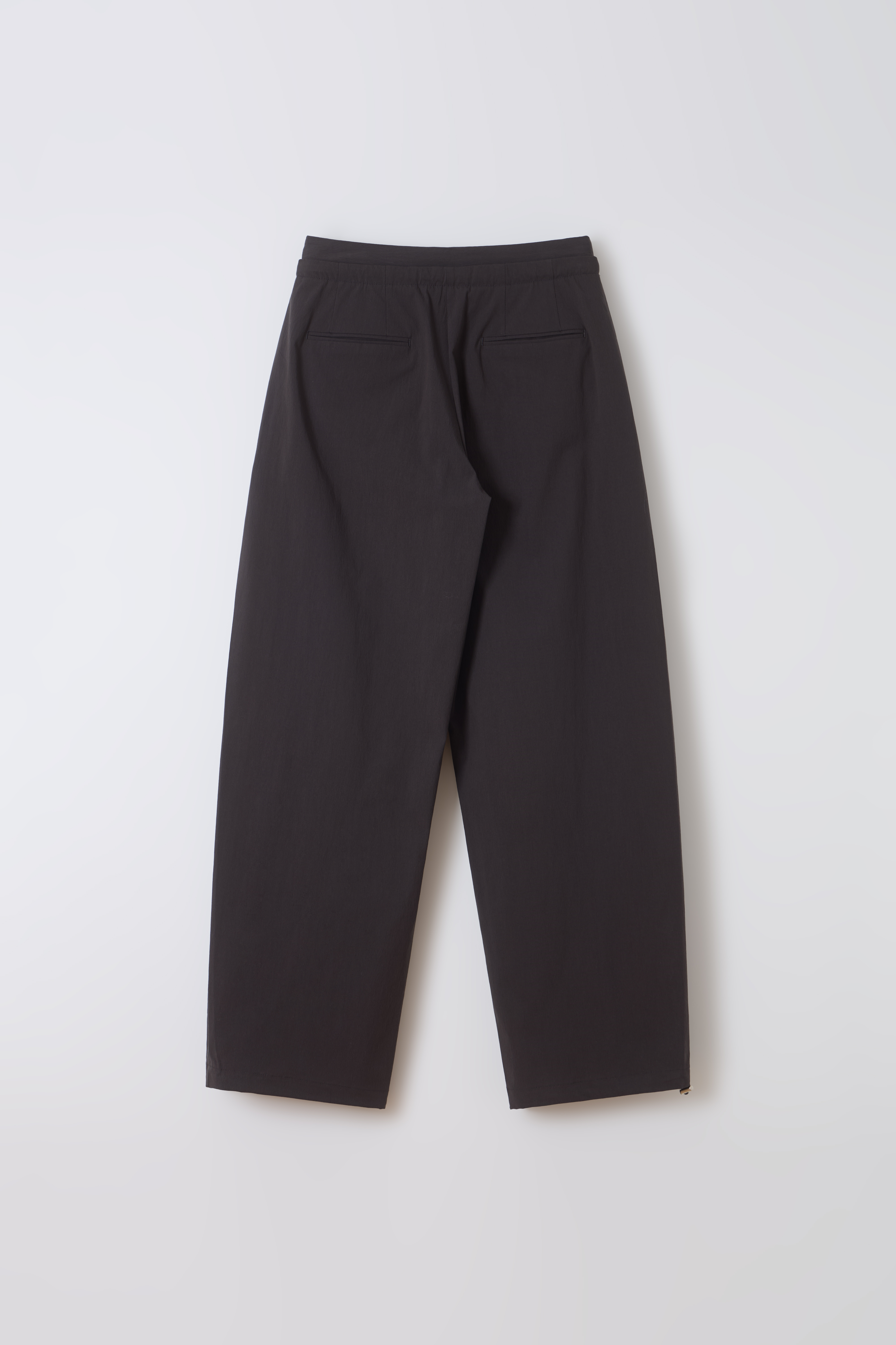 [2차 재입고] arc tuck pants (charcoal)
