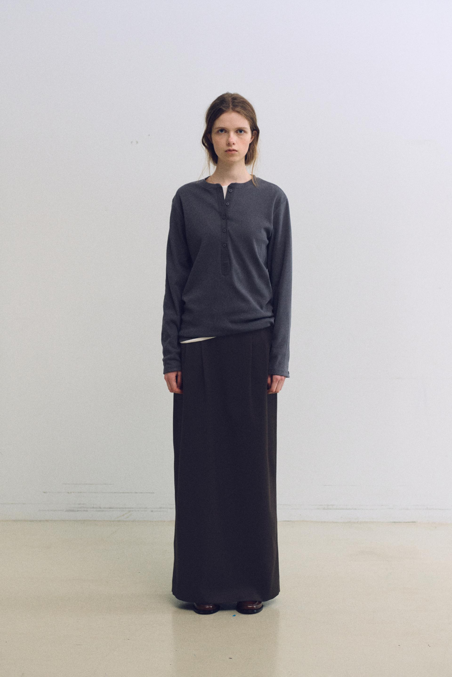 alter deep henley t-shirt (charcoal)