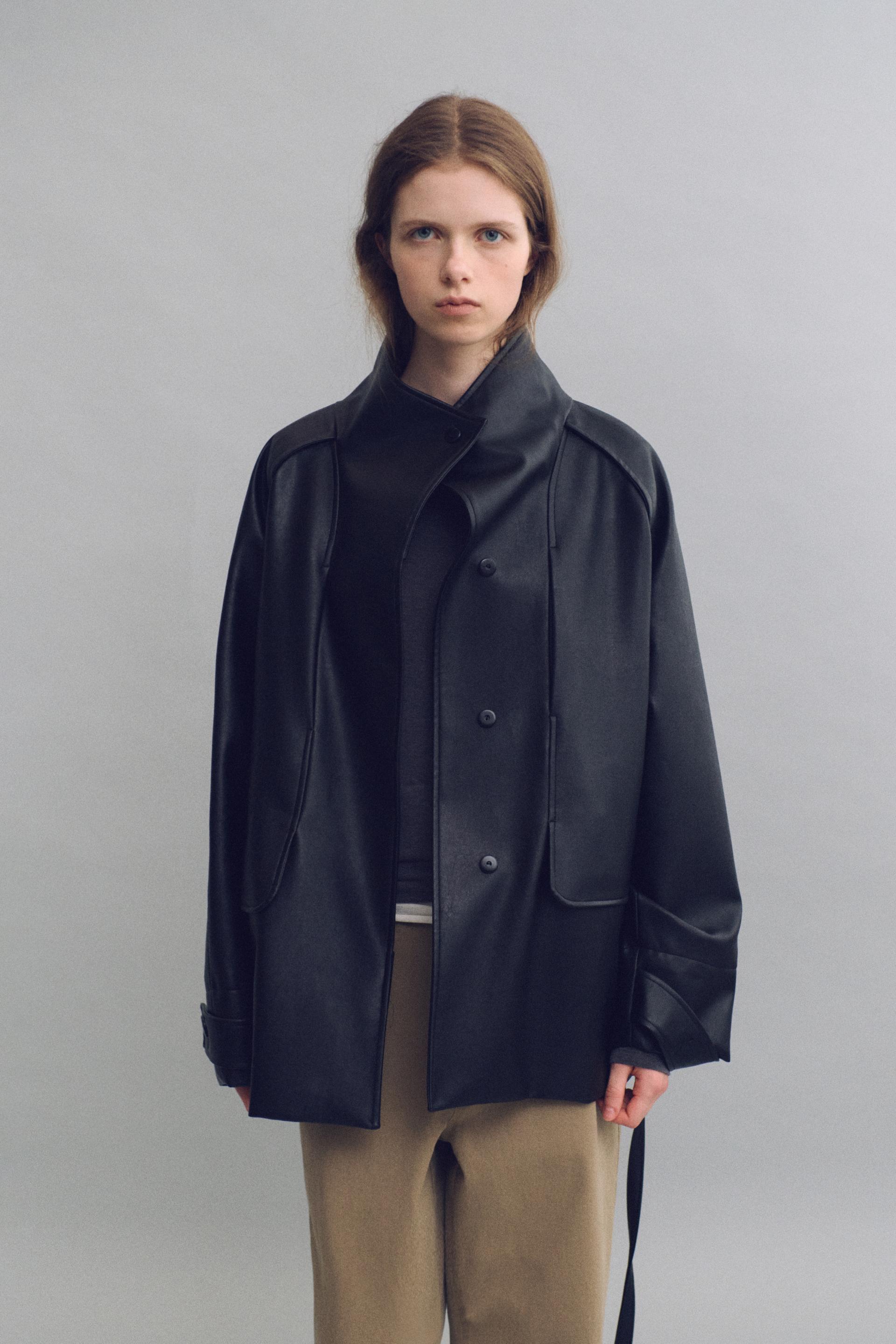 [4차 재입고 9/8 순차배송] vent half trench coat (leather black)