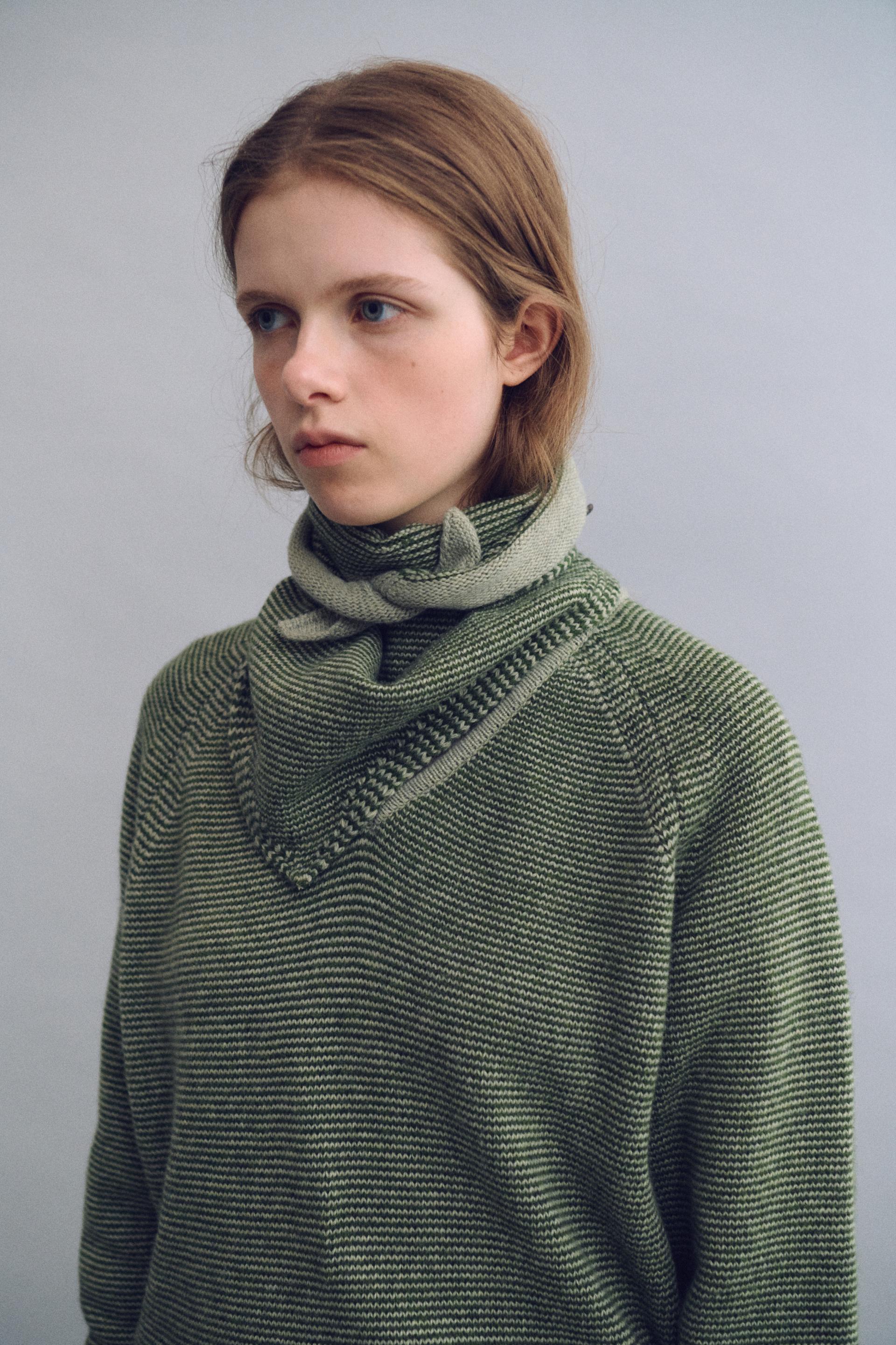 pipe v-neck knit (stripe green)
