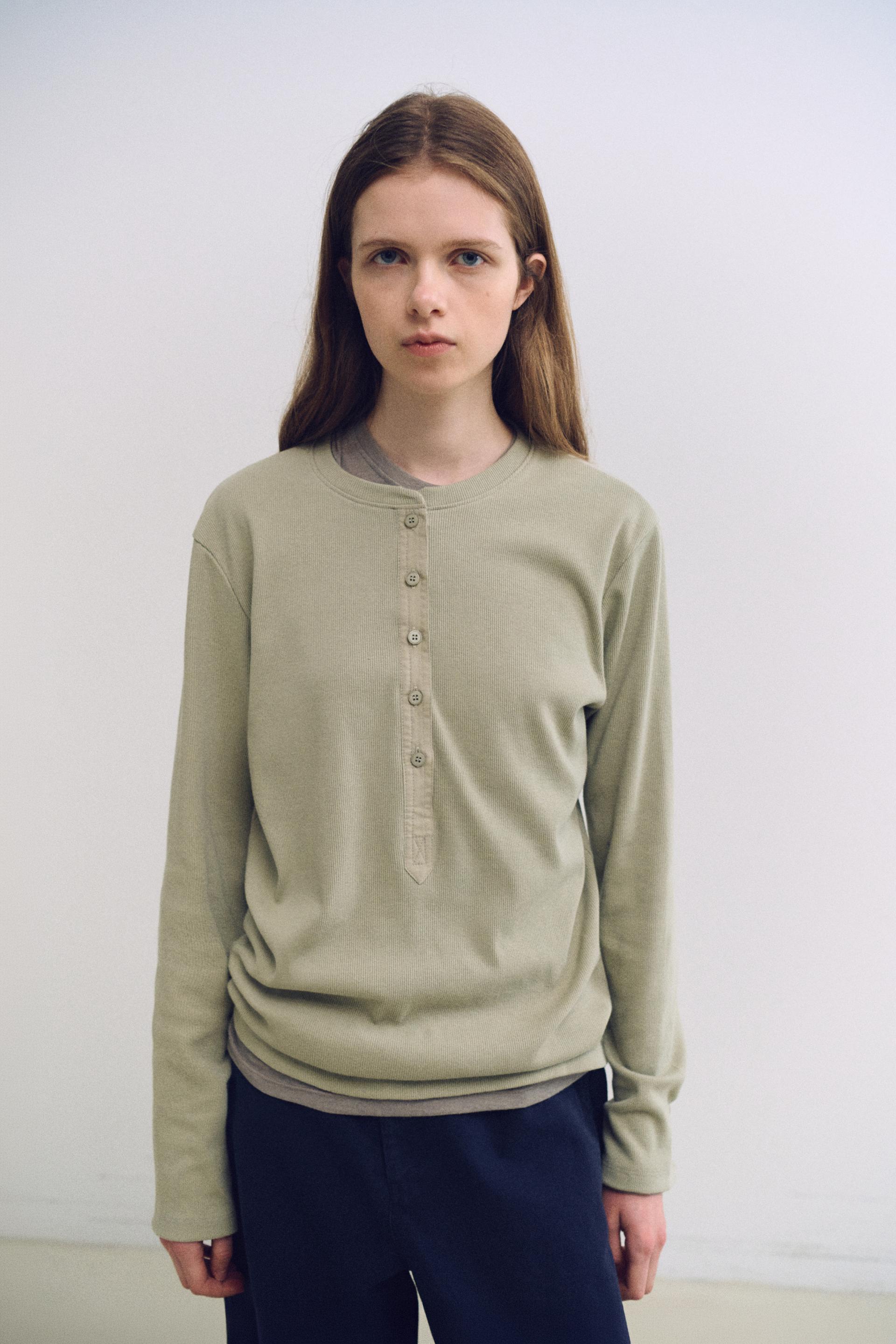alter deep henley t-shirt (dusty mint)
