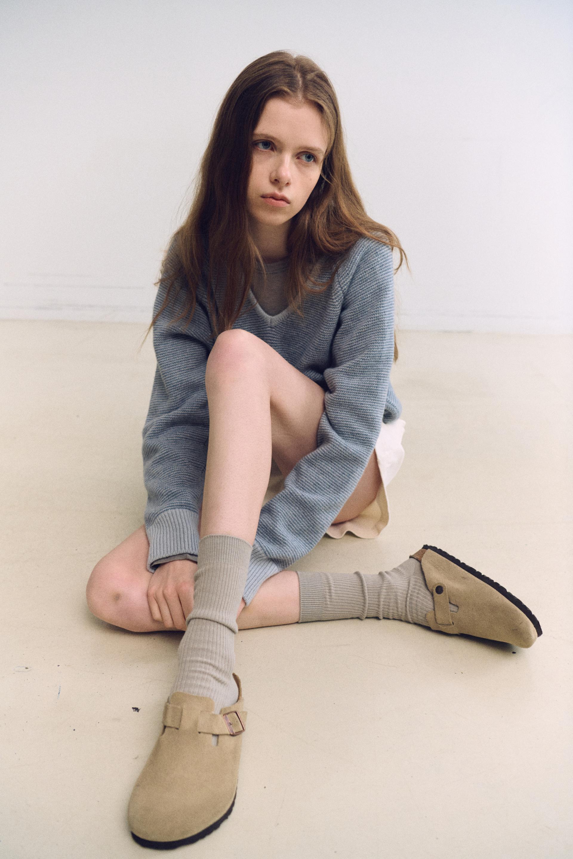 pipe v-neck knit (stripe sky blue)