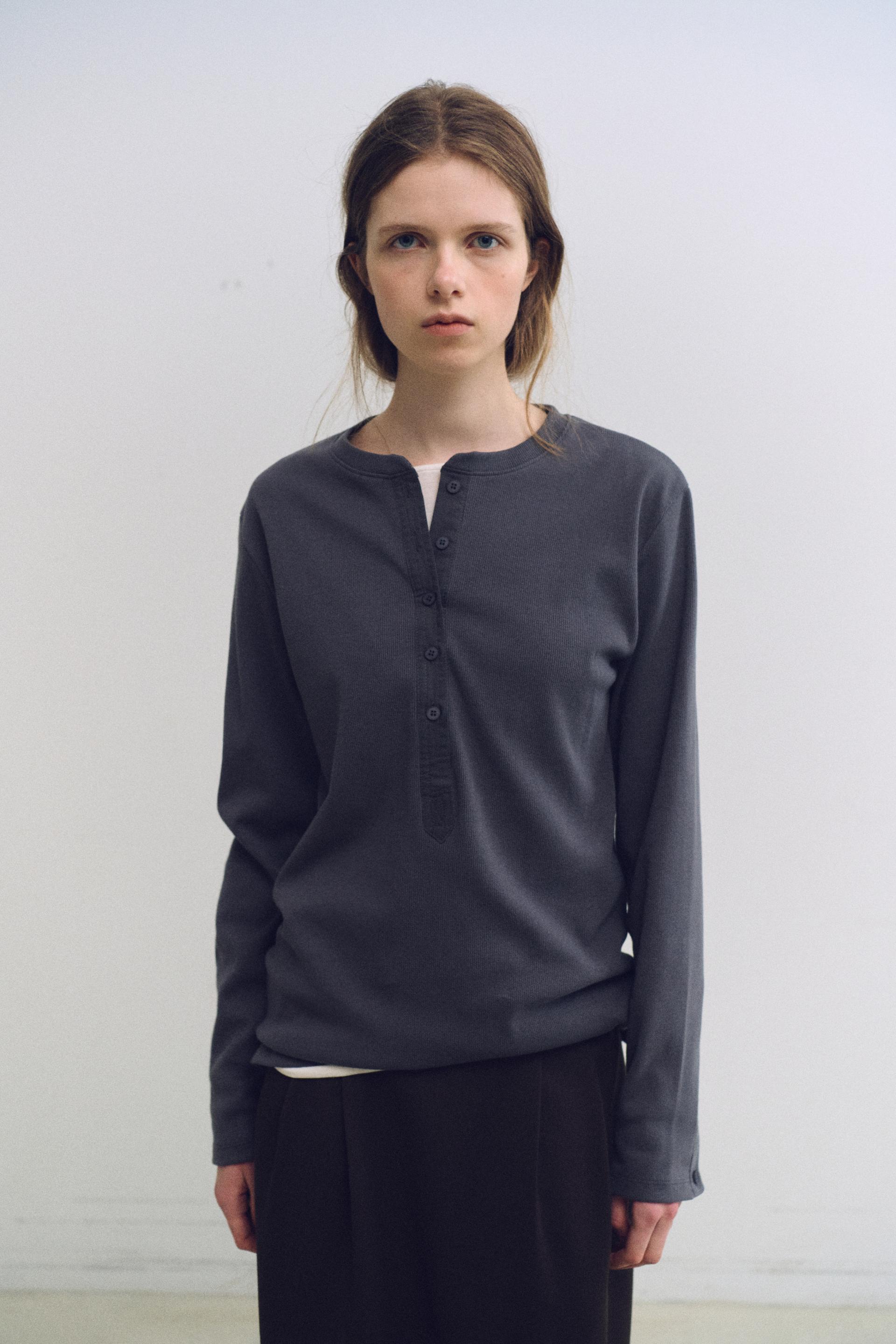 alter deep henley t-shirt (charcoal)