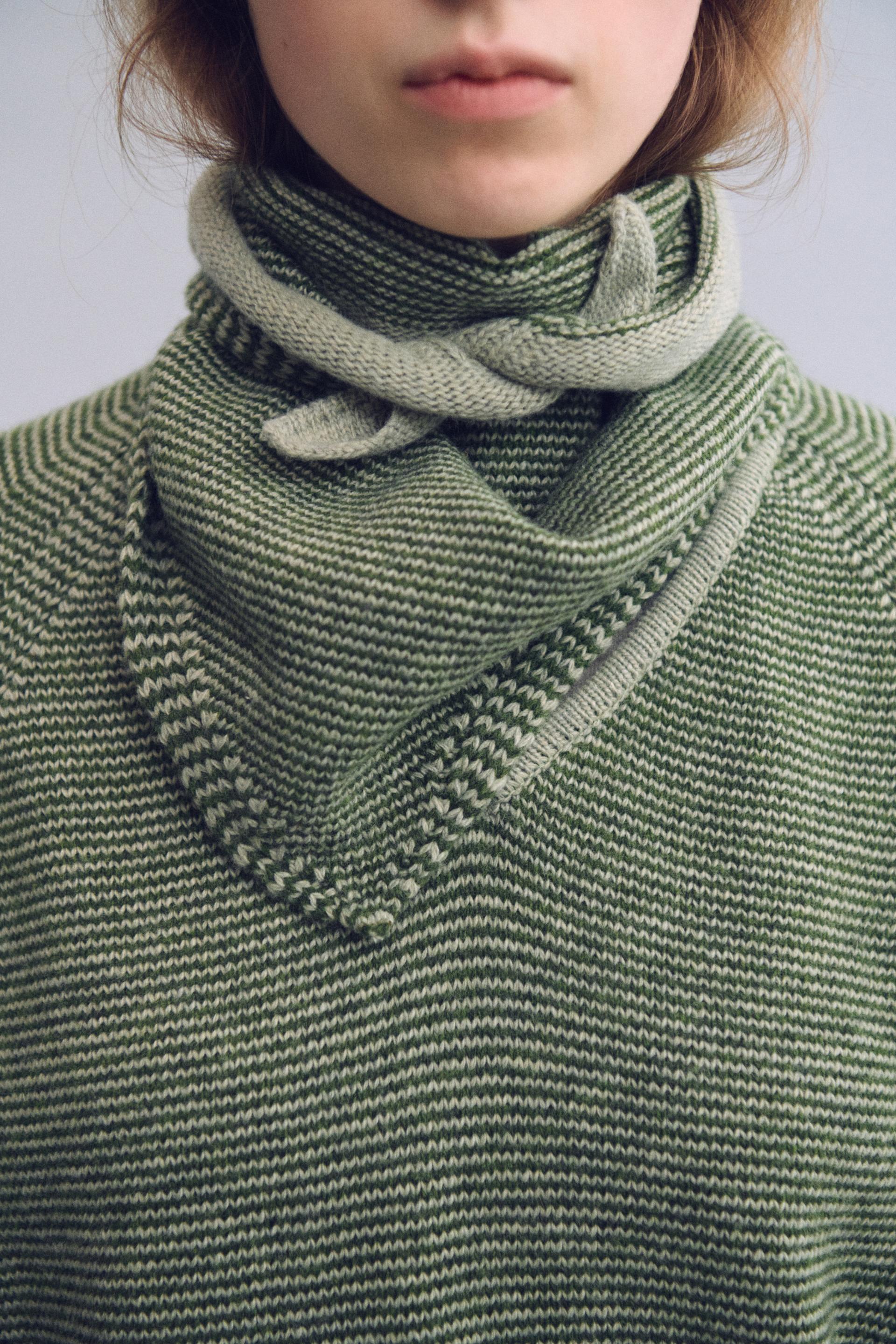 pipe v-neck knit (stripe green)