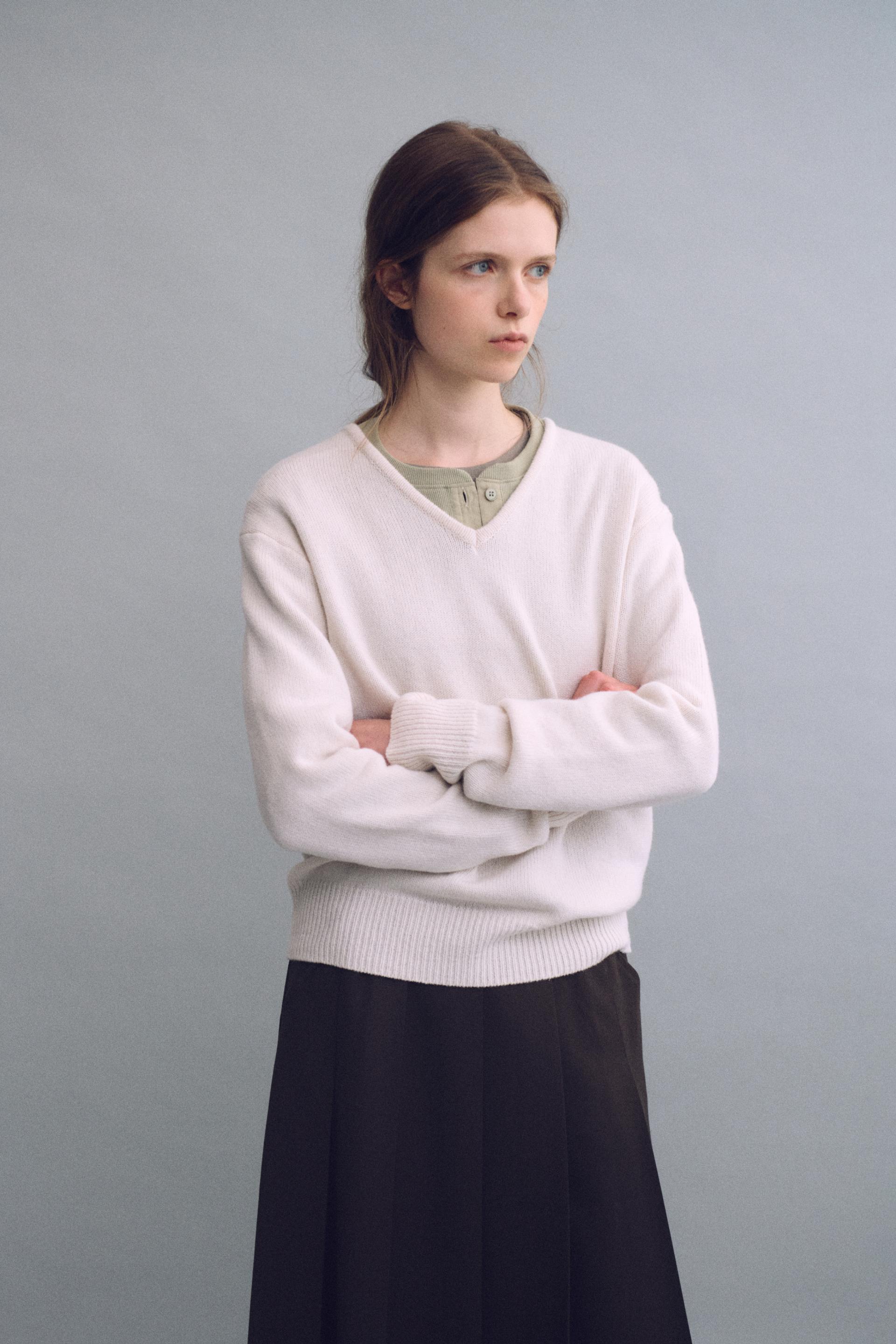 pipe v-neck knit (ivory)