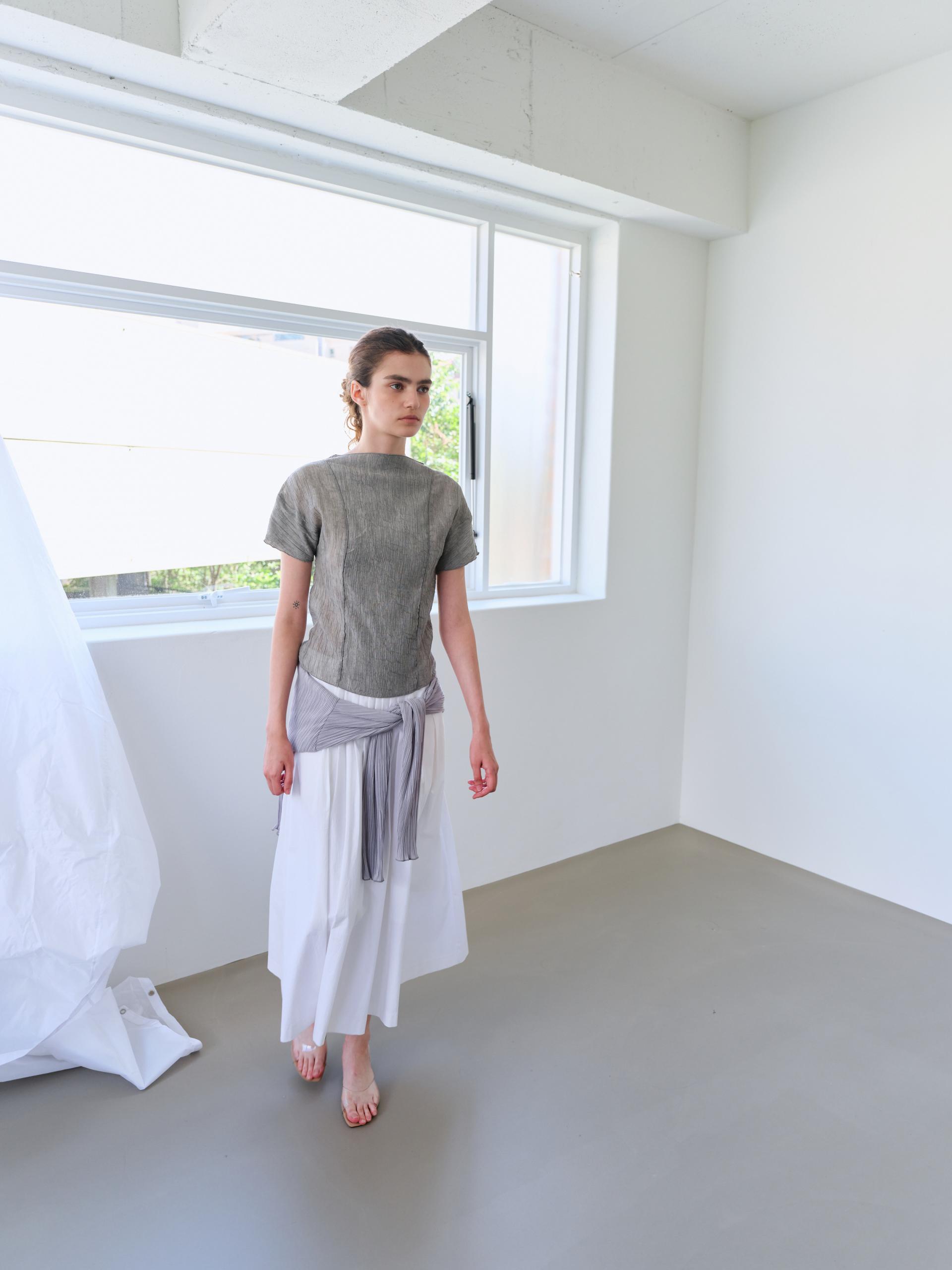 [4차 재입고 7/10 순차배송] pleats seam half blouse (grey)