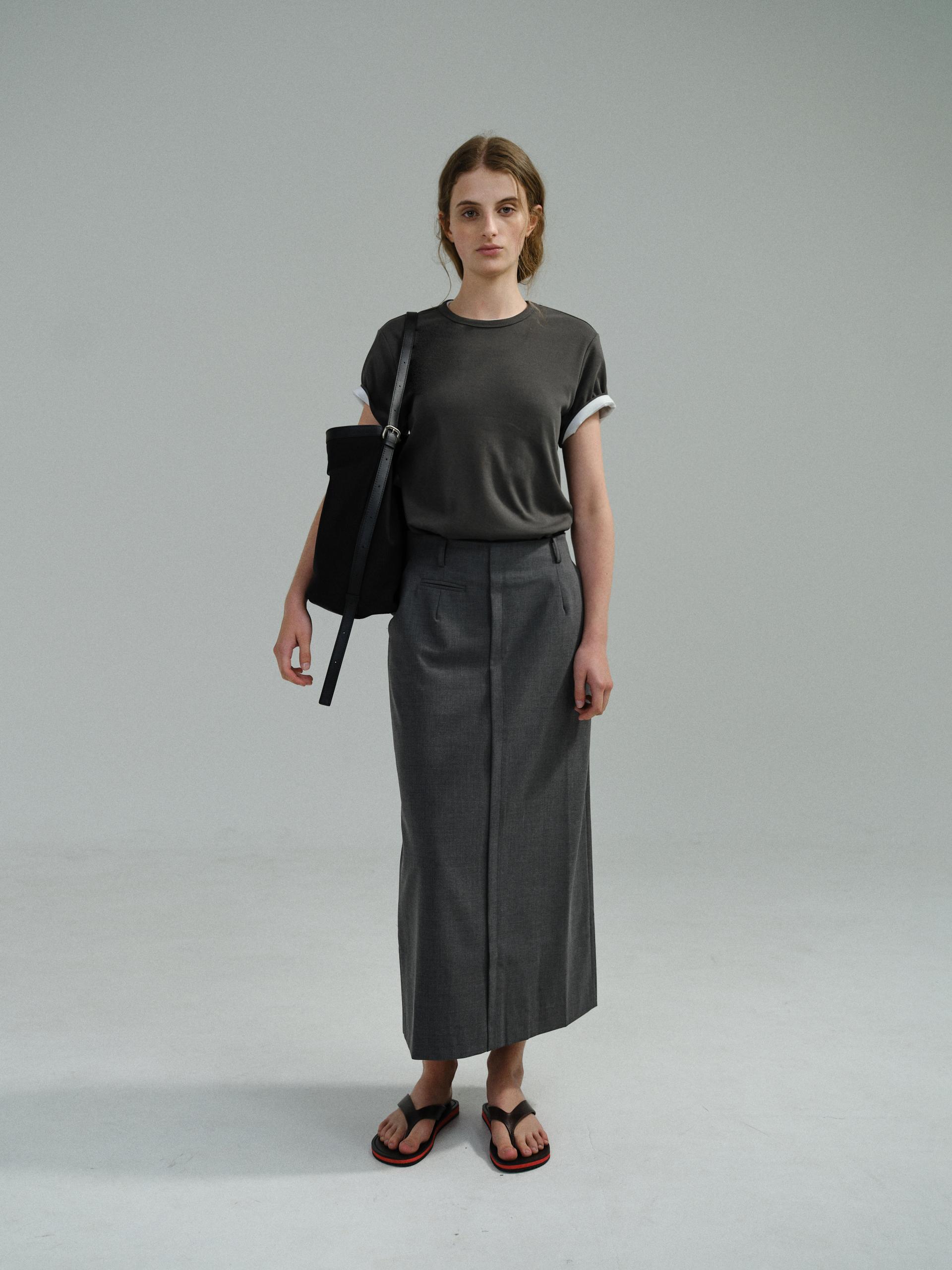core t-shirt (charcoal)