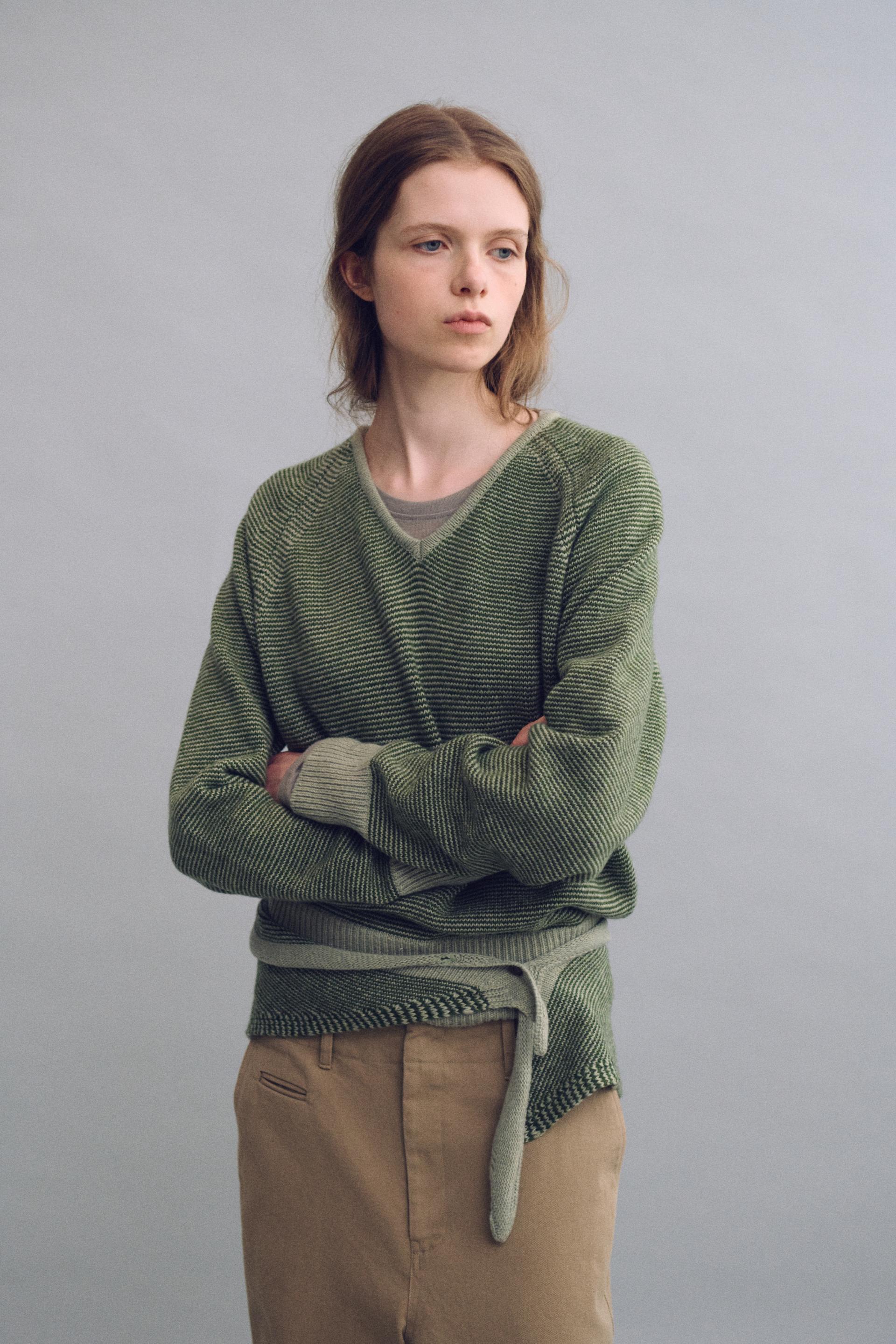 pipe v-neck knit (stripe green)