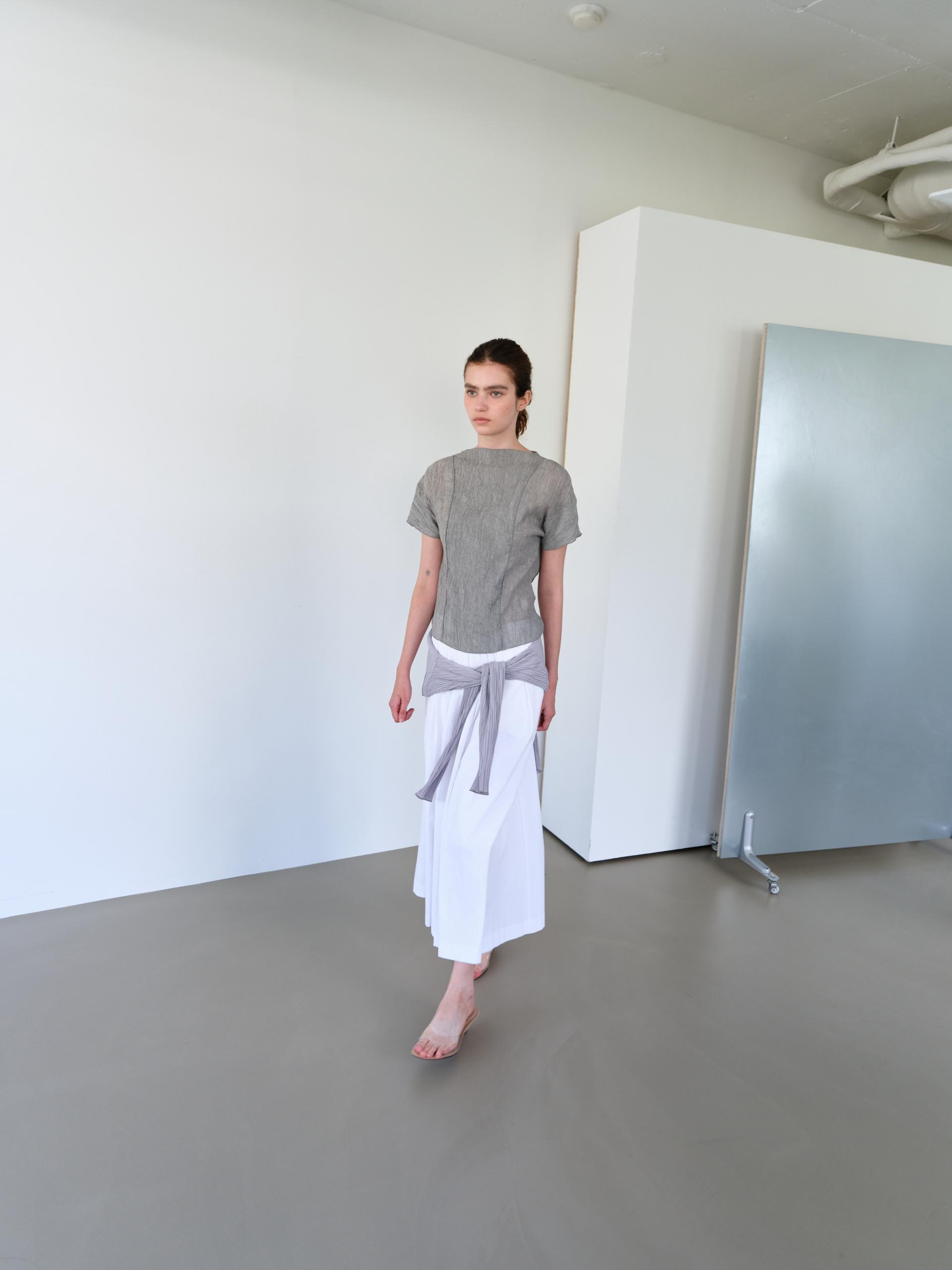 [4차 재입고 7/10 순차배송] pleats seam half blouse (grey)