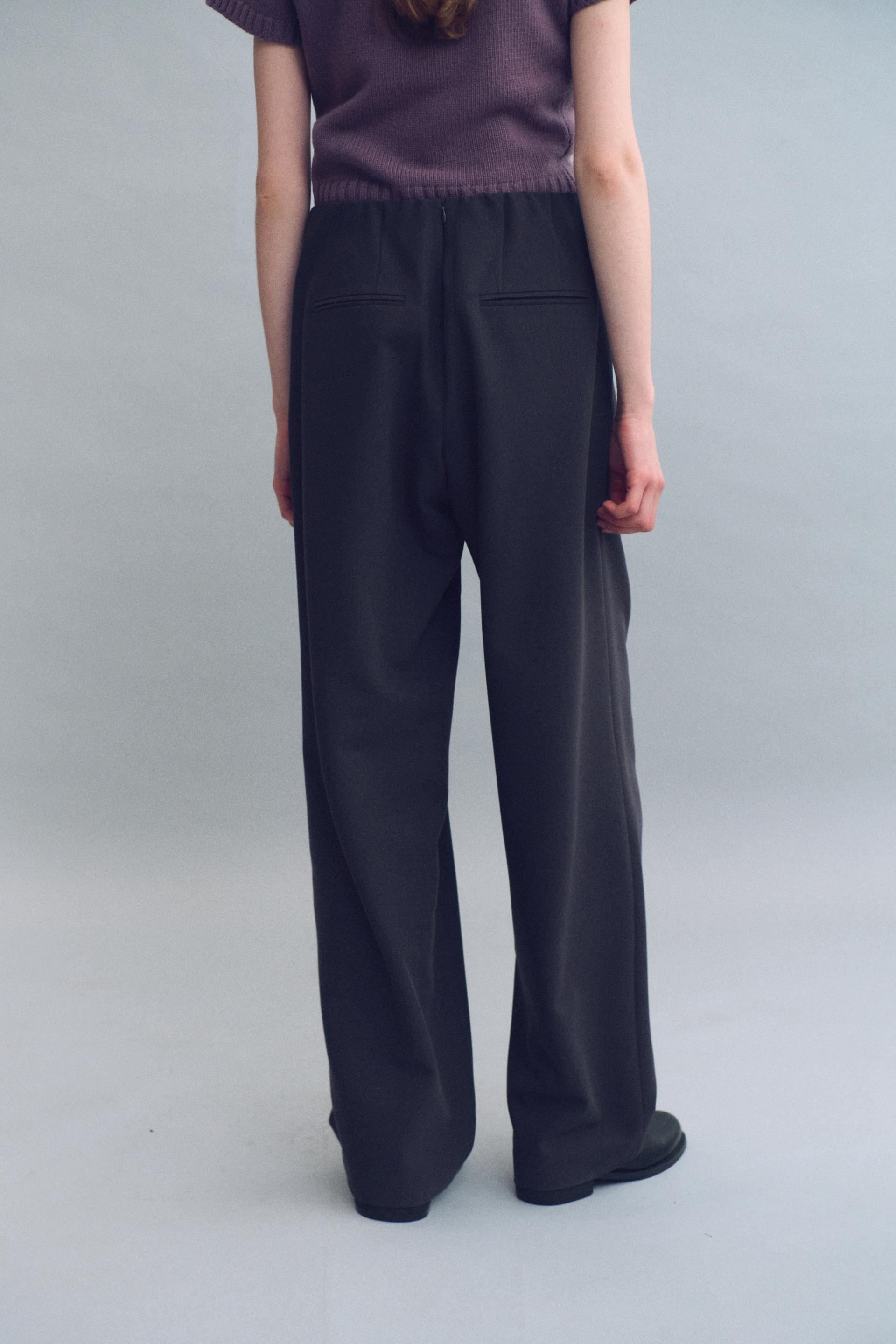 tuck ease slacks (charcoal)
