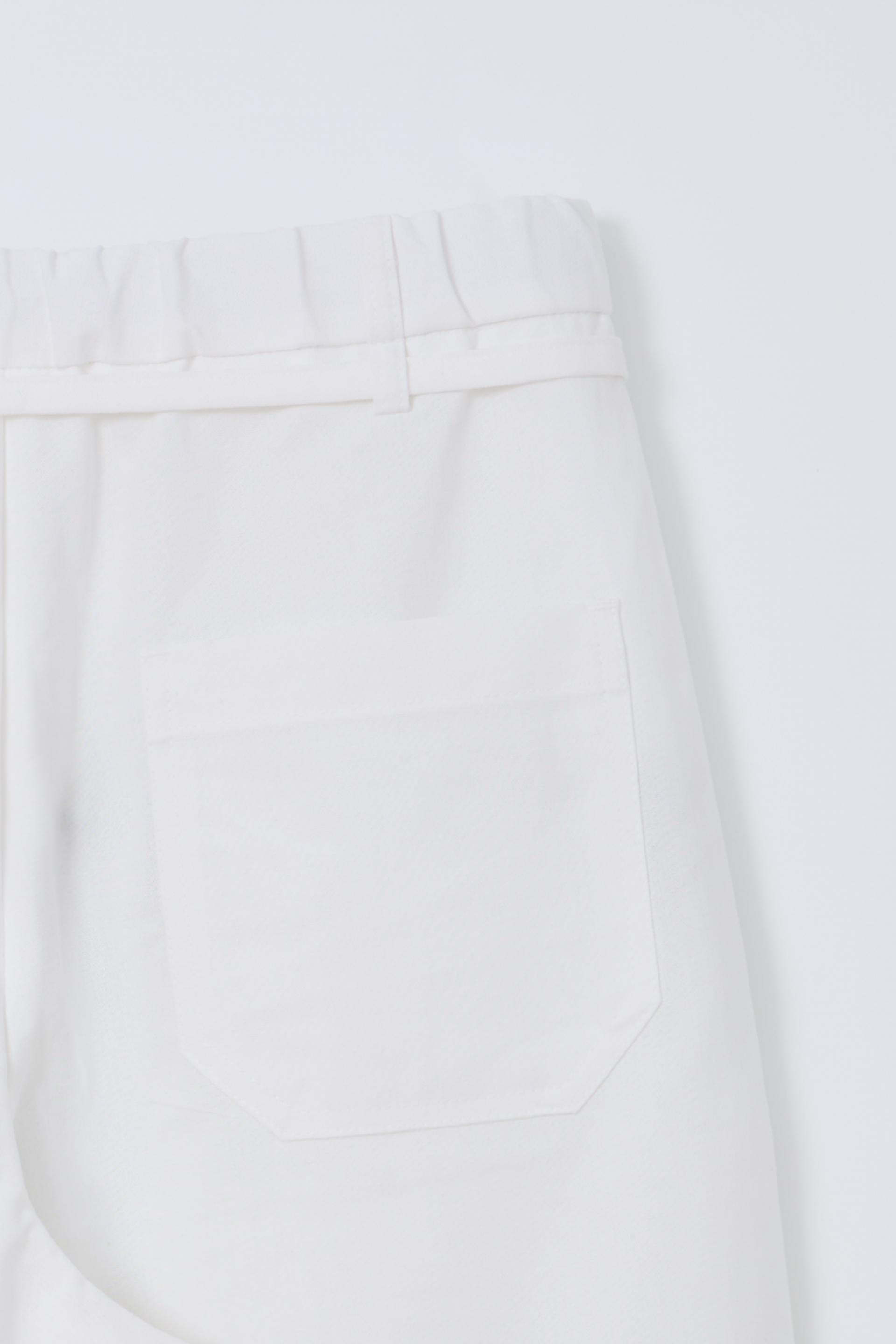 linen tuck bermuda (white)