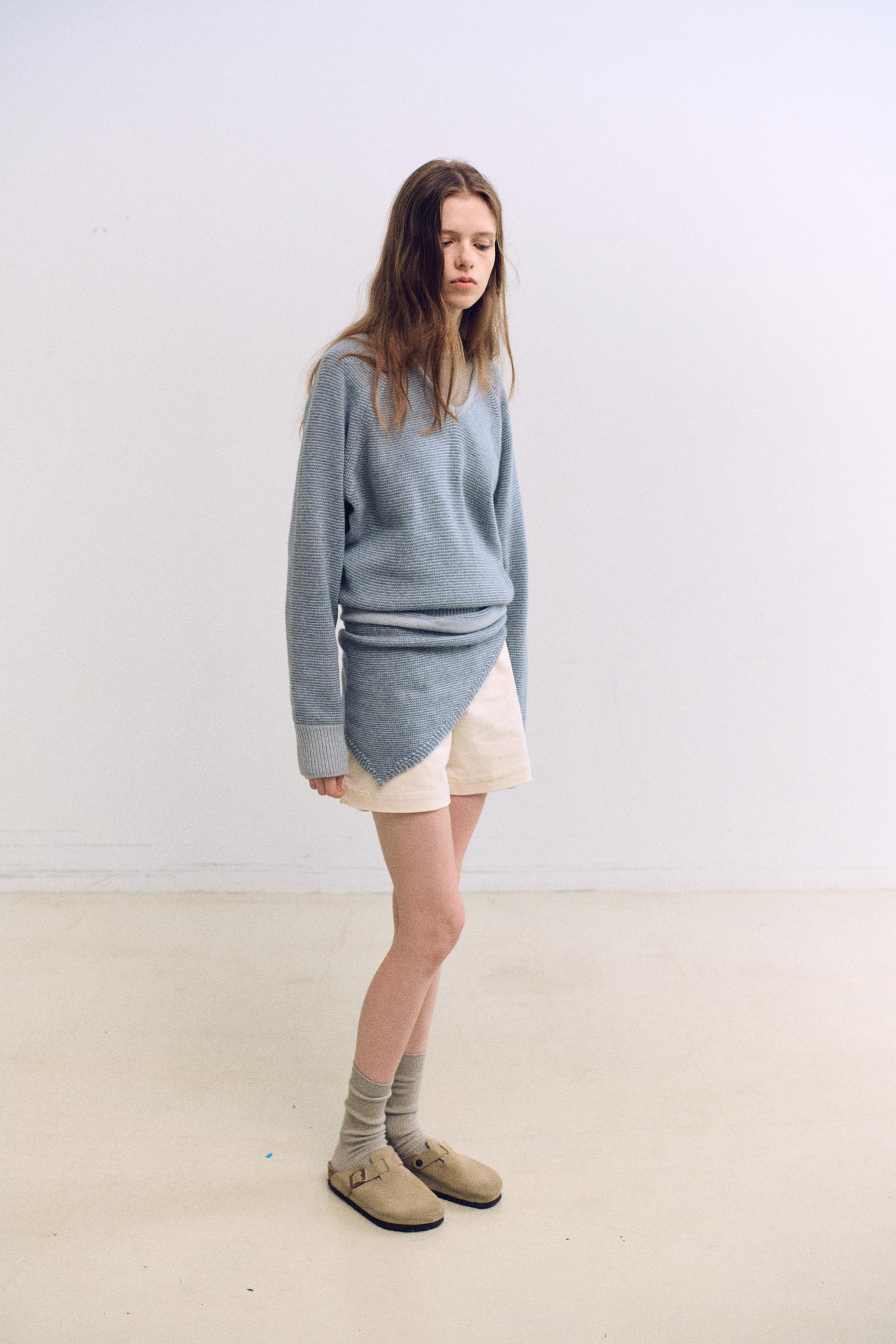 pipe v-neck knit (stripe sky blue)