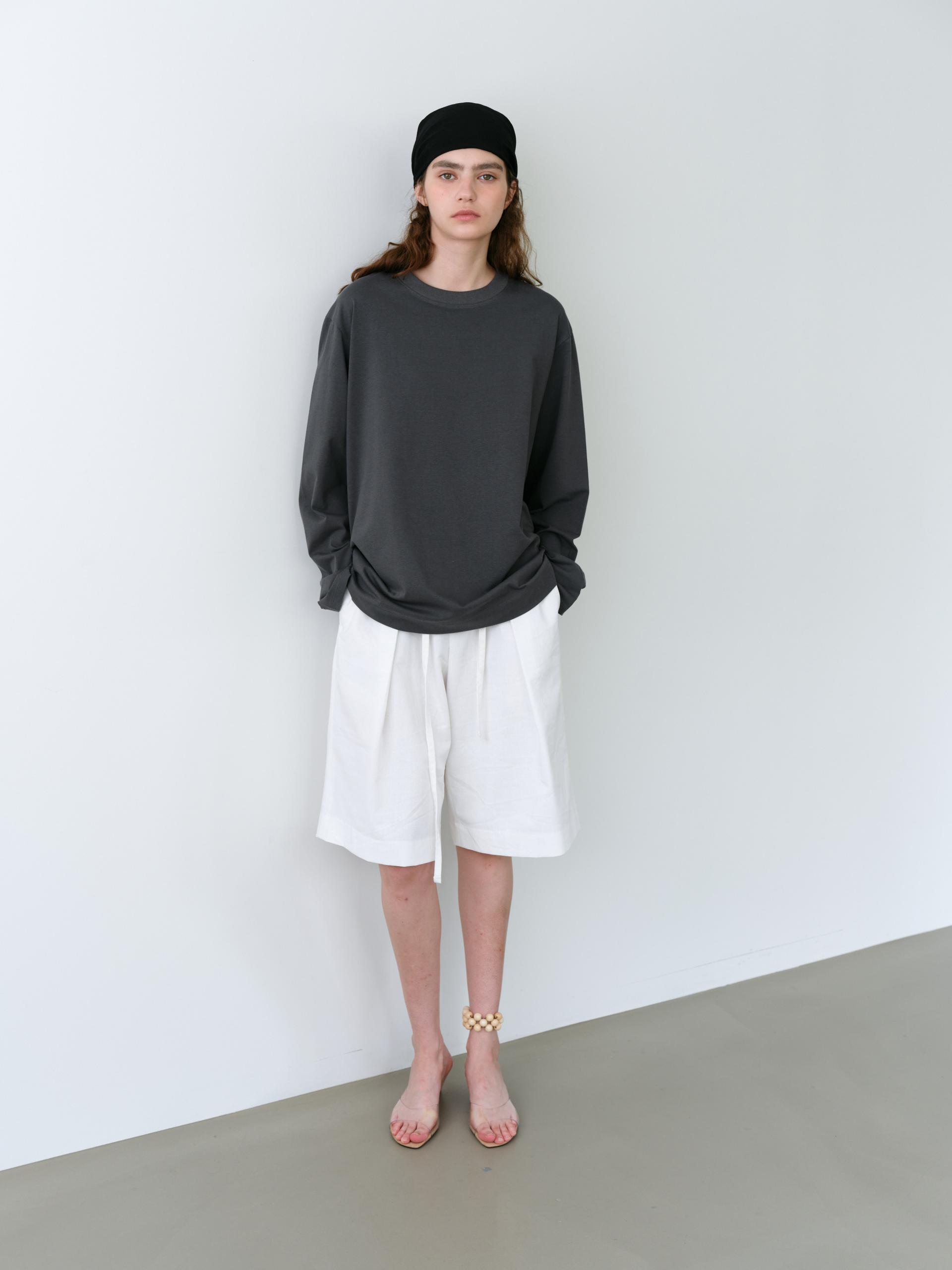 linen tuck bermuda (white)