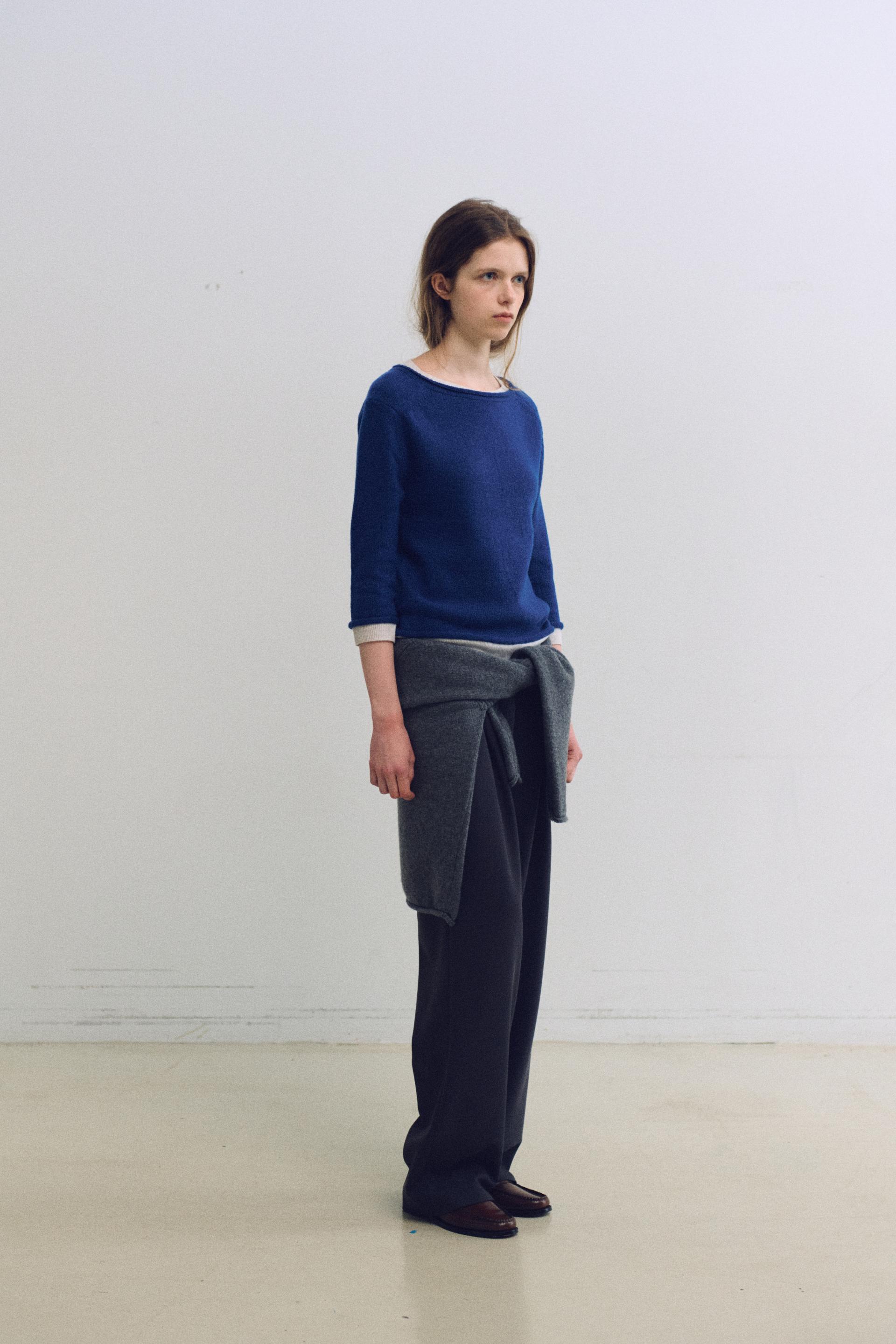 layered roll knit (blue)