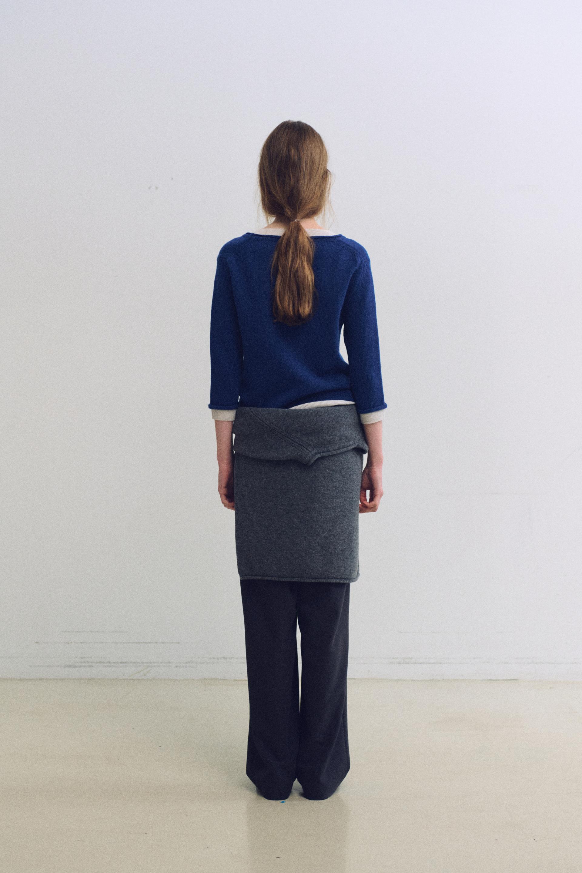 layered roll knit (blue)