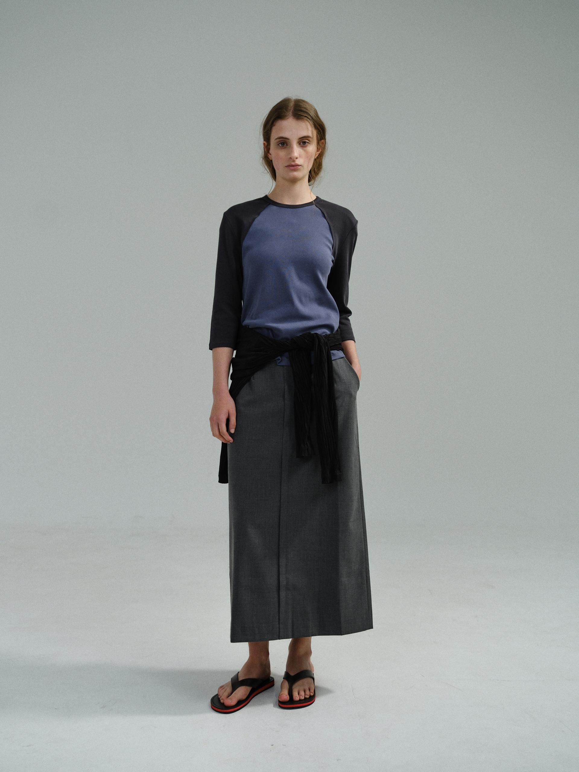 레글런 티셔츠 (charcoal navy)