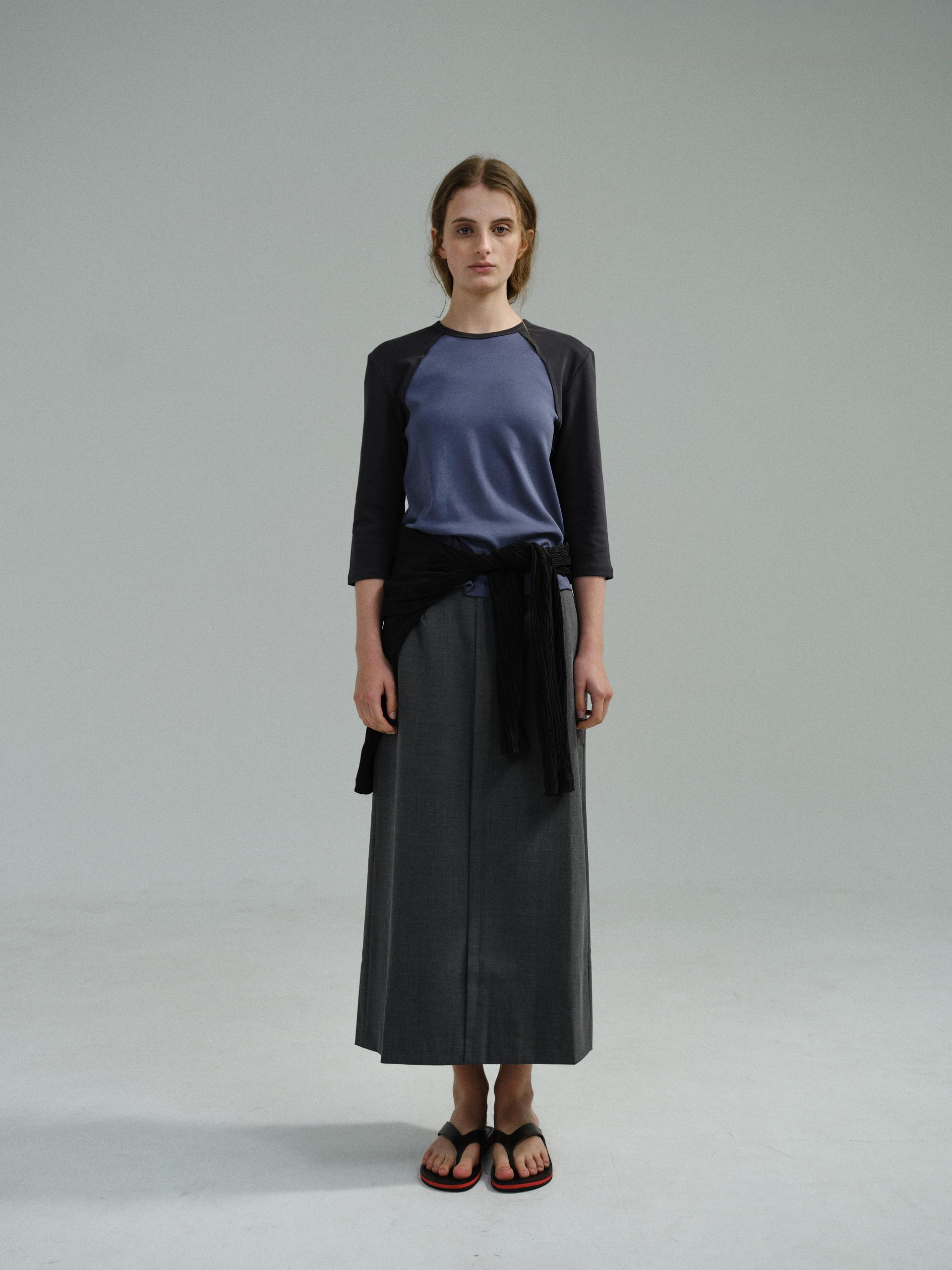 레글런 티셔츠 (charcoal navy)