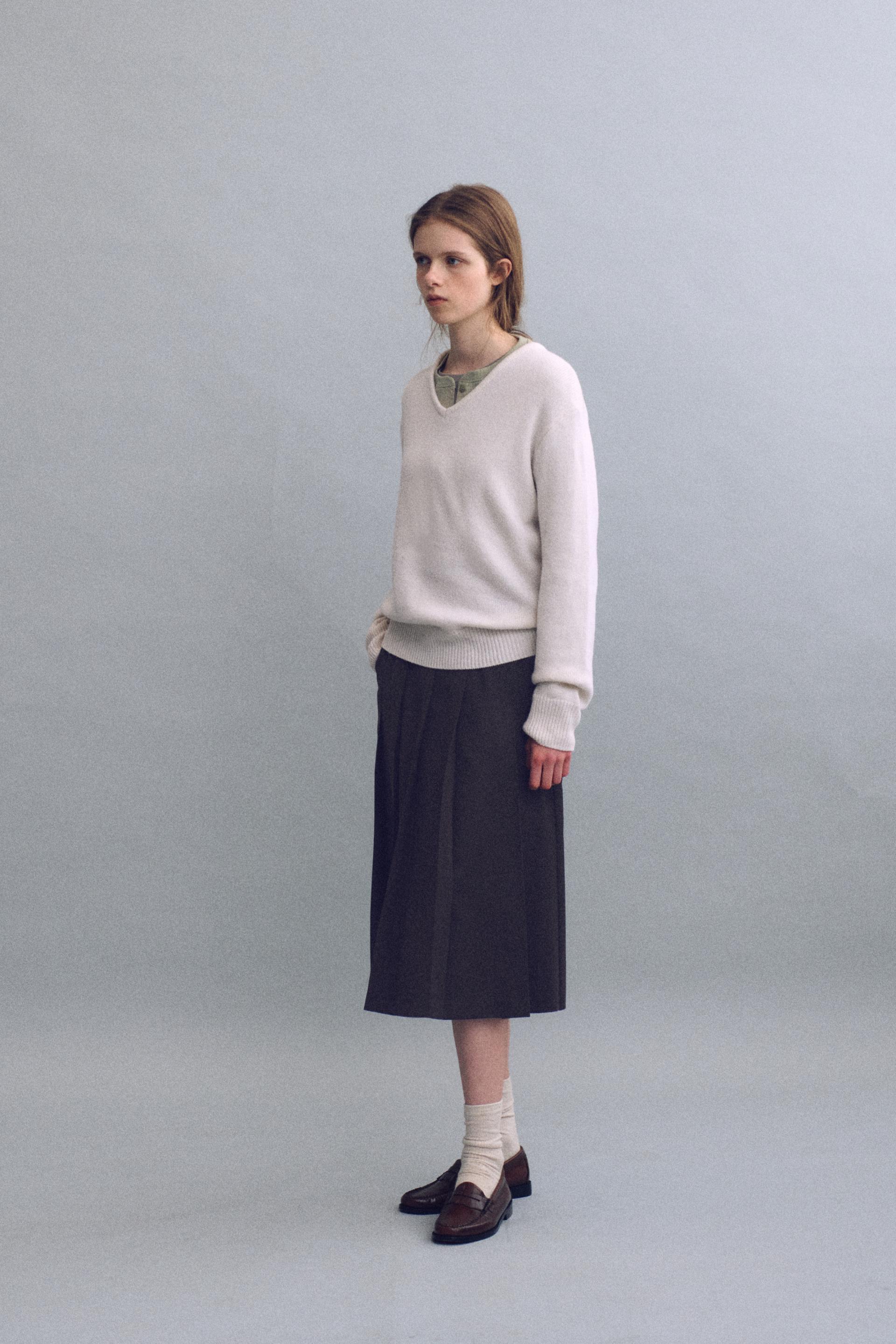 pipe v-neck knit (ivory)