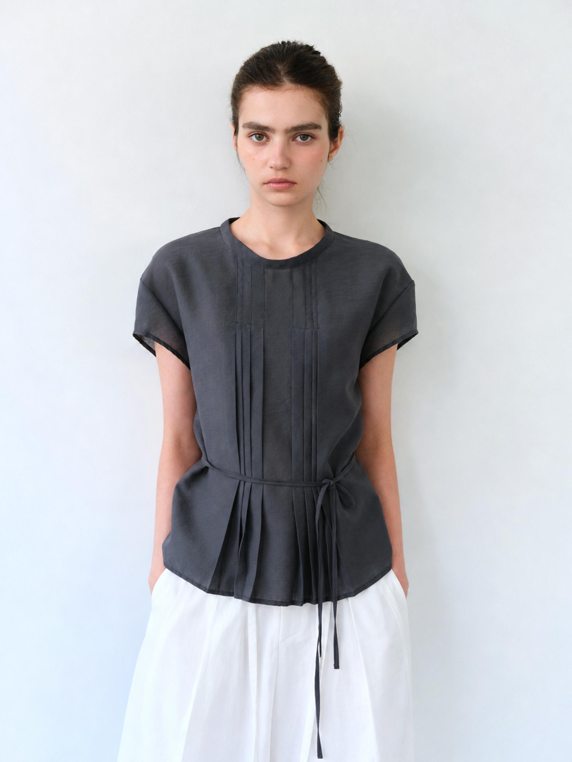 [2차 재입고] veil pleats blouse (charcoal)