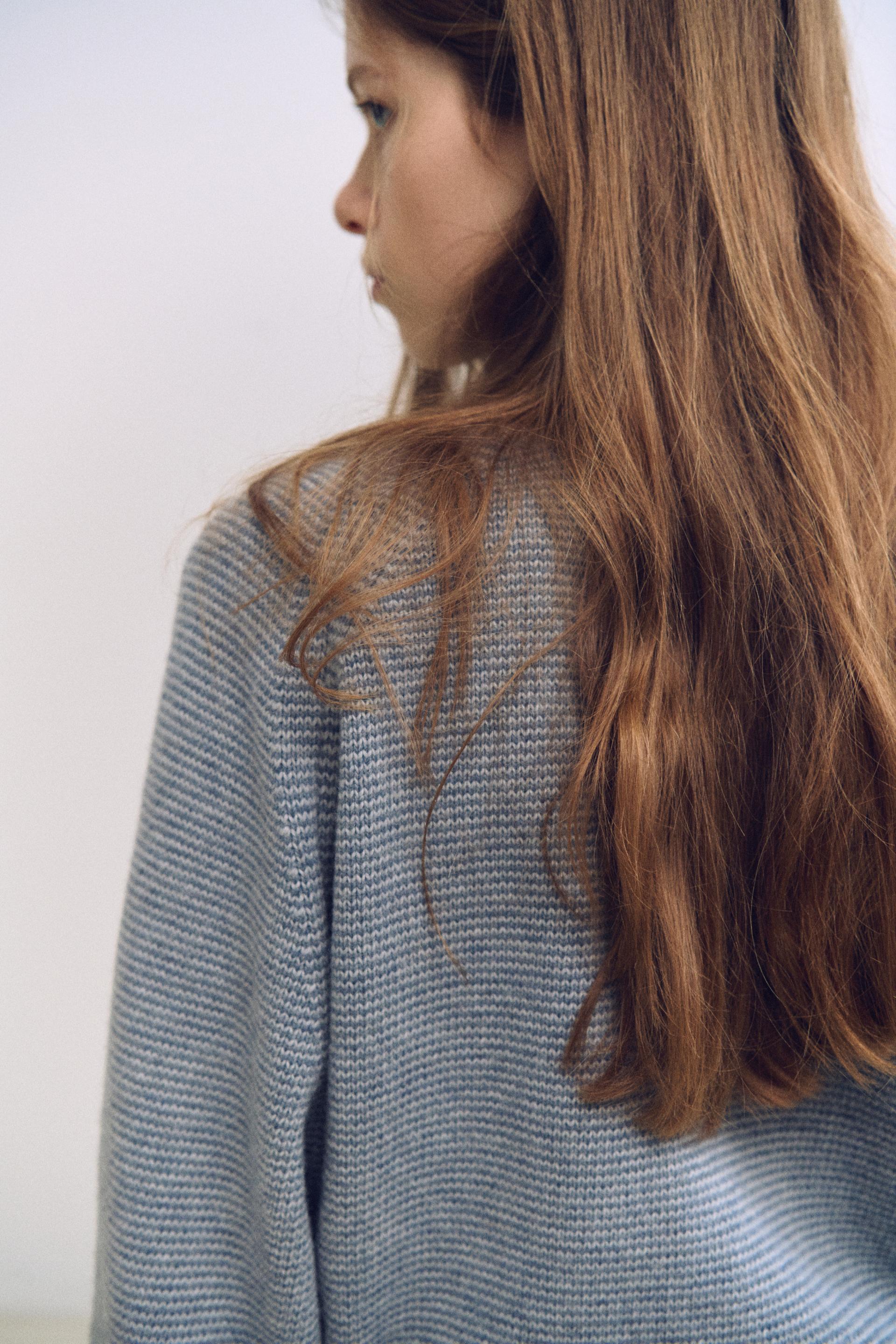 pipe v-neck knit (stripe sky blue)