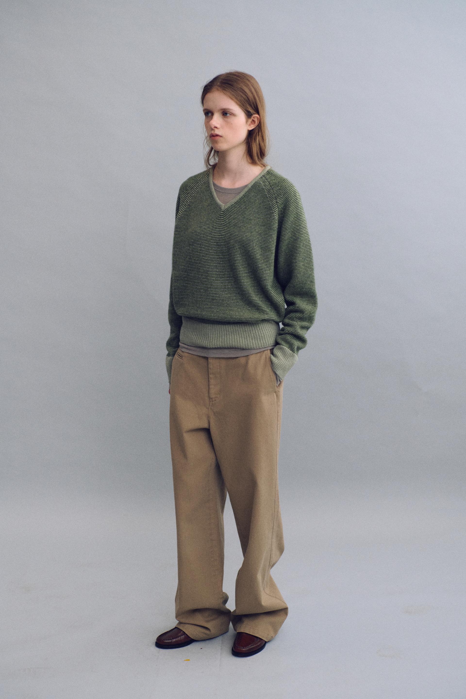 pipe v-neck knit (stripe green)