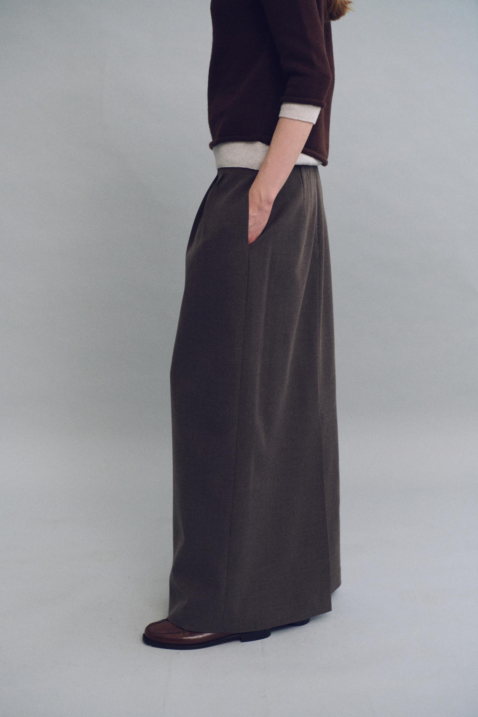 tuck maxi wool skirt (dusty brown)