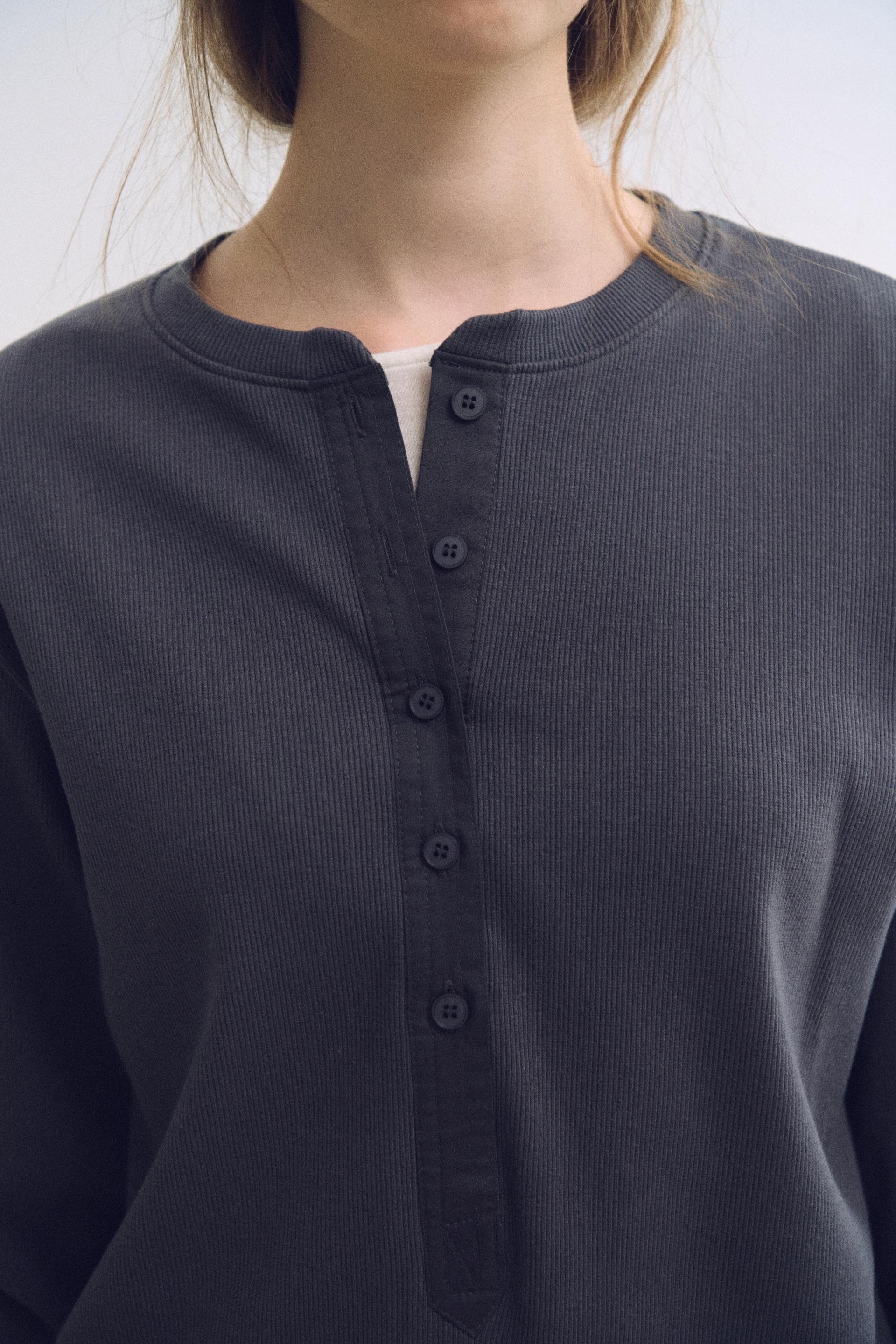 alter deep henley t-shirt (charcoal)