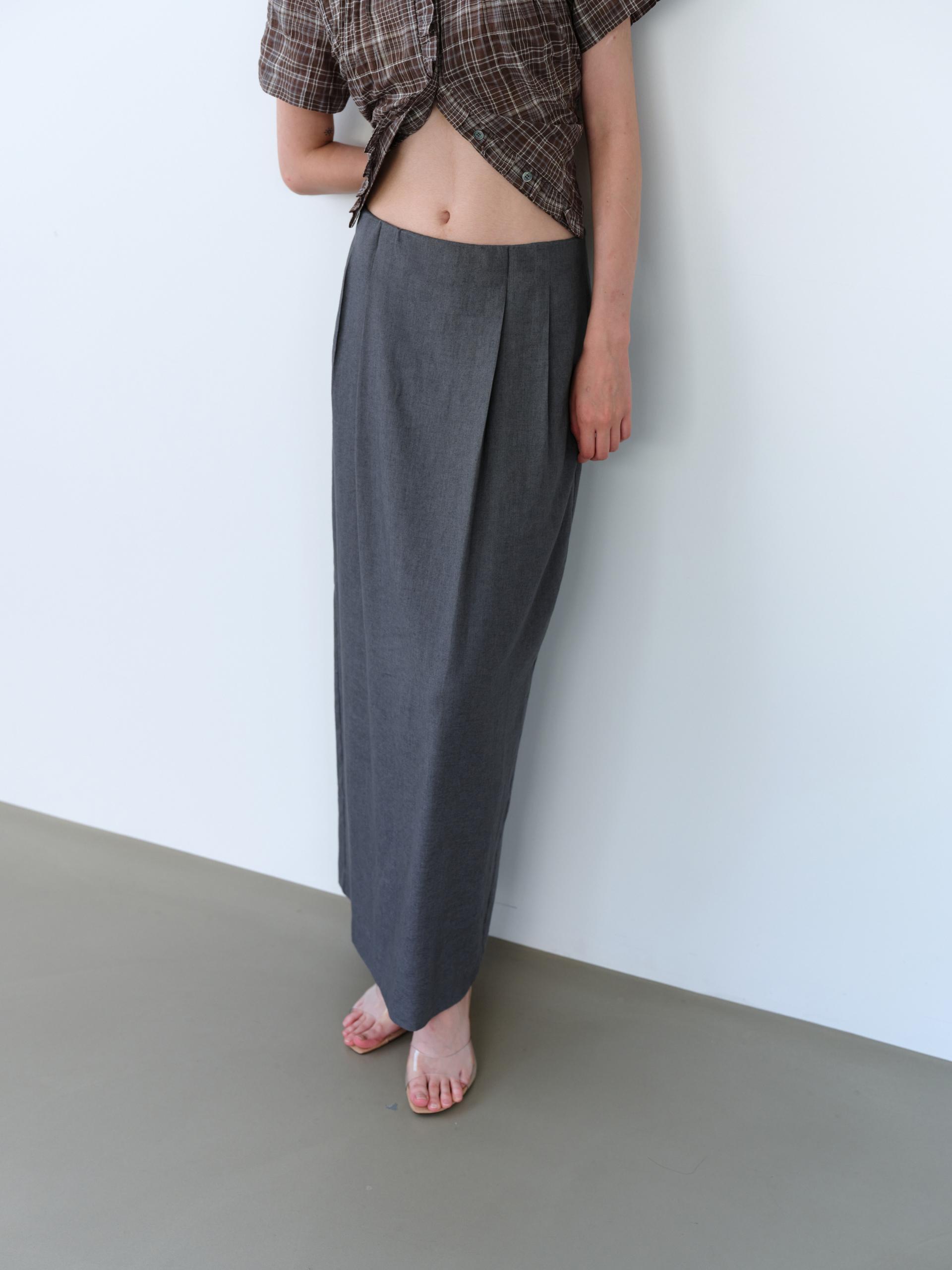 tuck maxi skirt (charcoal)