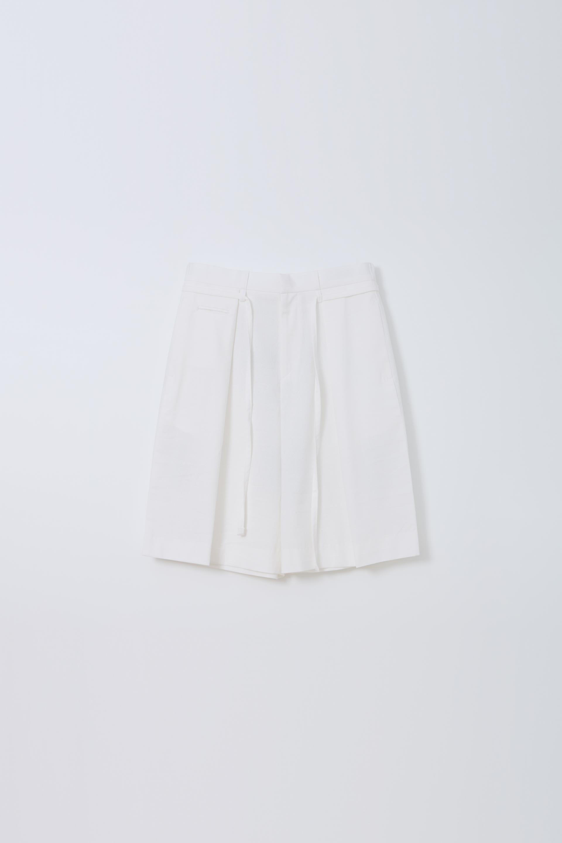 linen tuck bermuda (white)