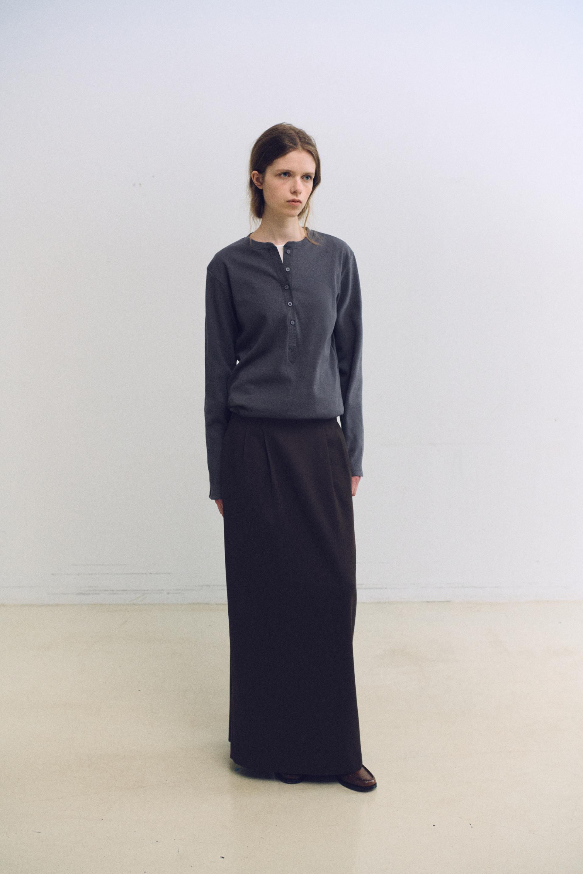 alter deep henley t-shirt (charcoal)