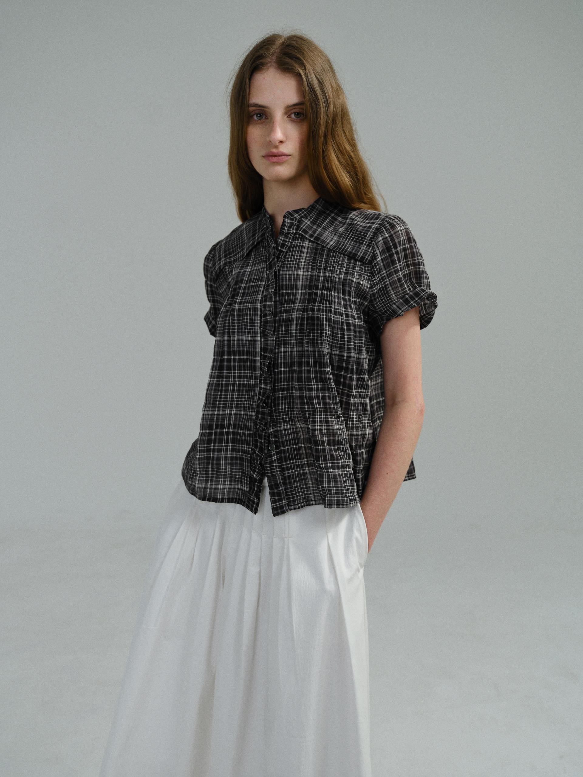 frill pintuck blouse (black check) 1
