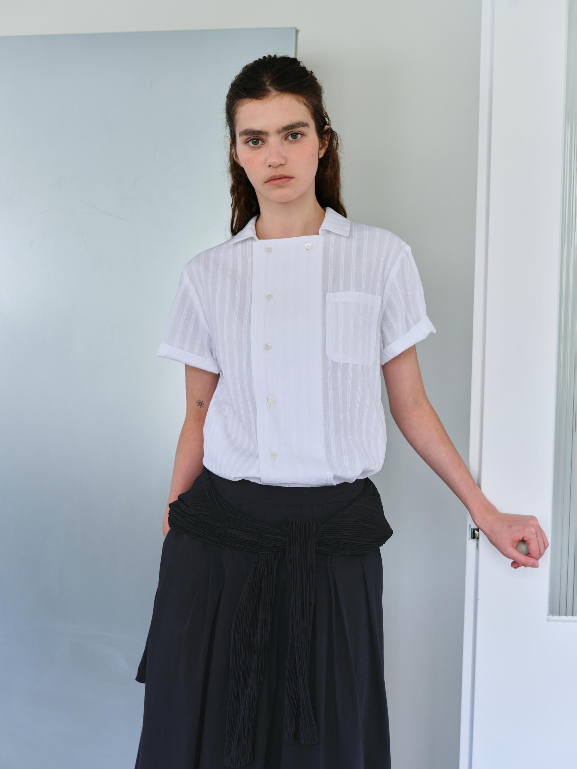 overlap half shirt (white stripe)