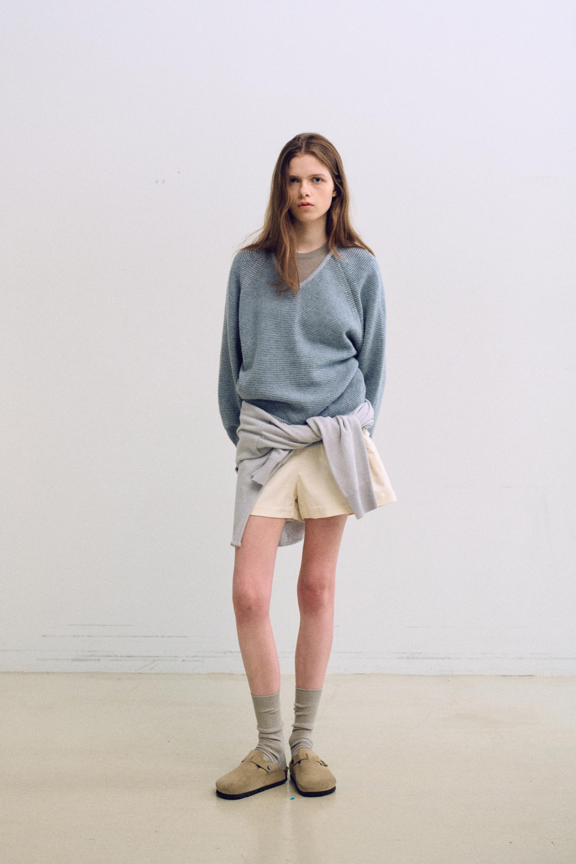 pipe v-neck knit (stripe sky blue)