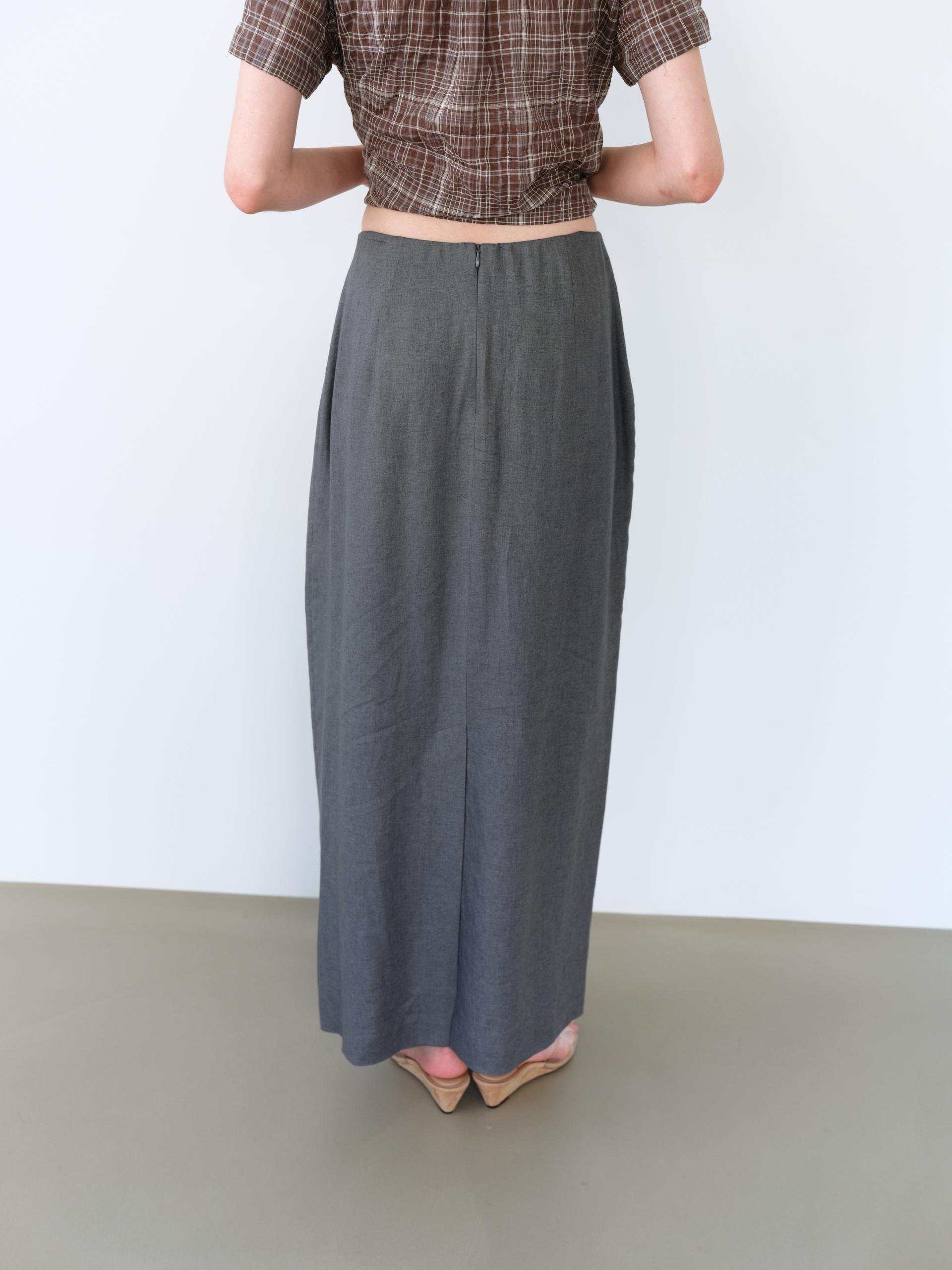 tuck maxi skirt (charcoal)