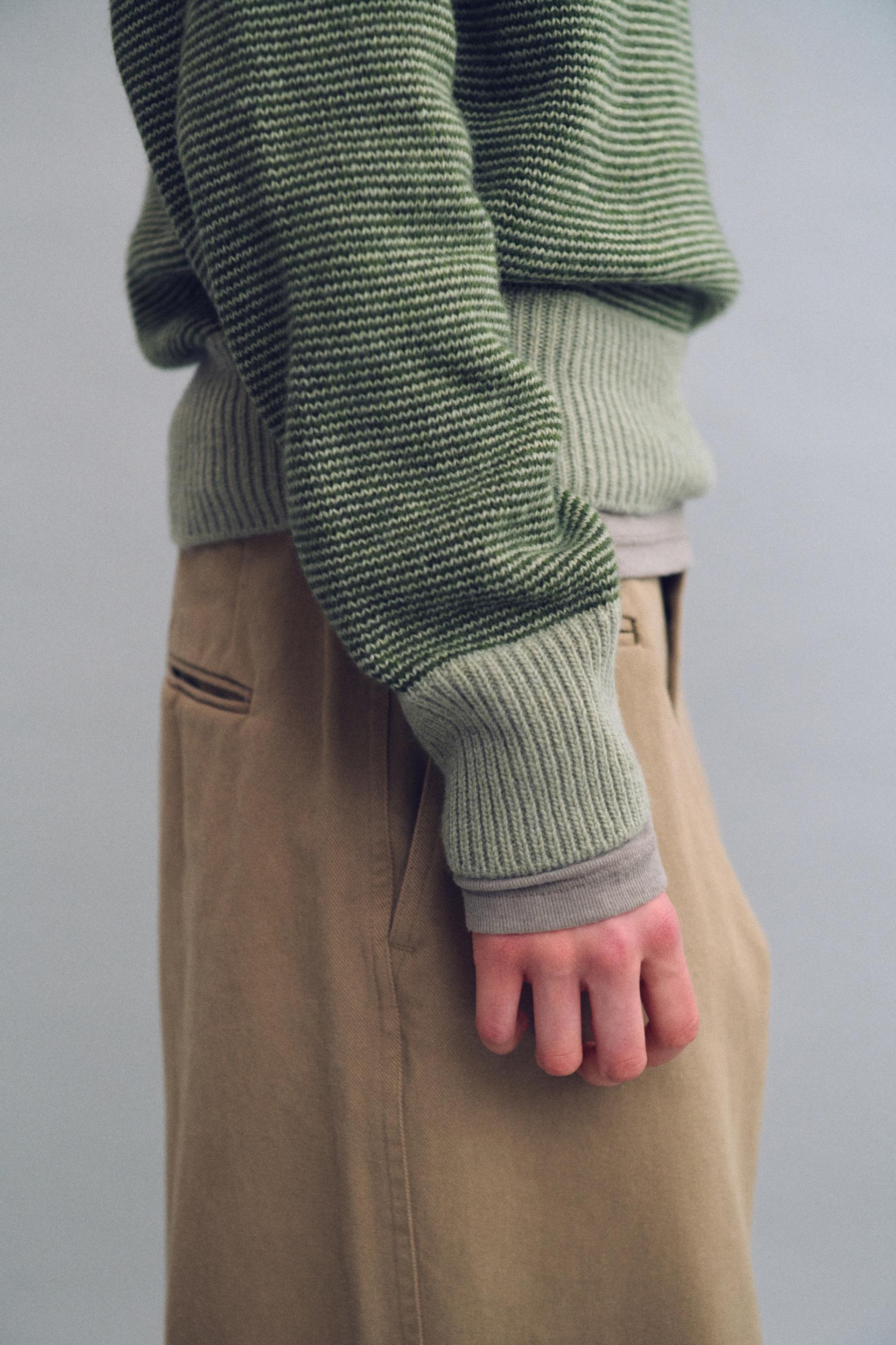 pipe v-neck knit (stripe green)
