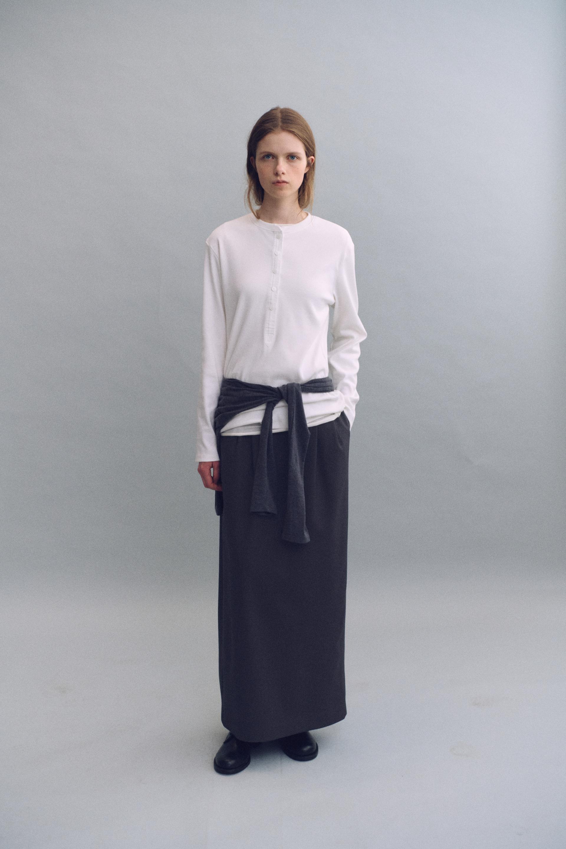 tuck maxi wool skirt (charcoal)