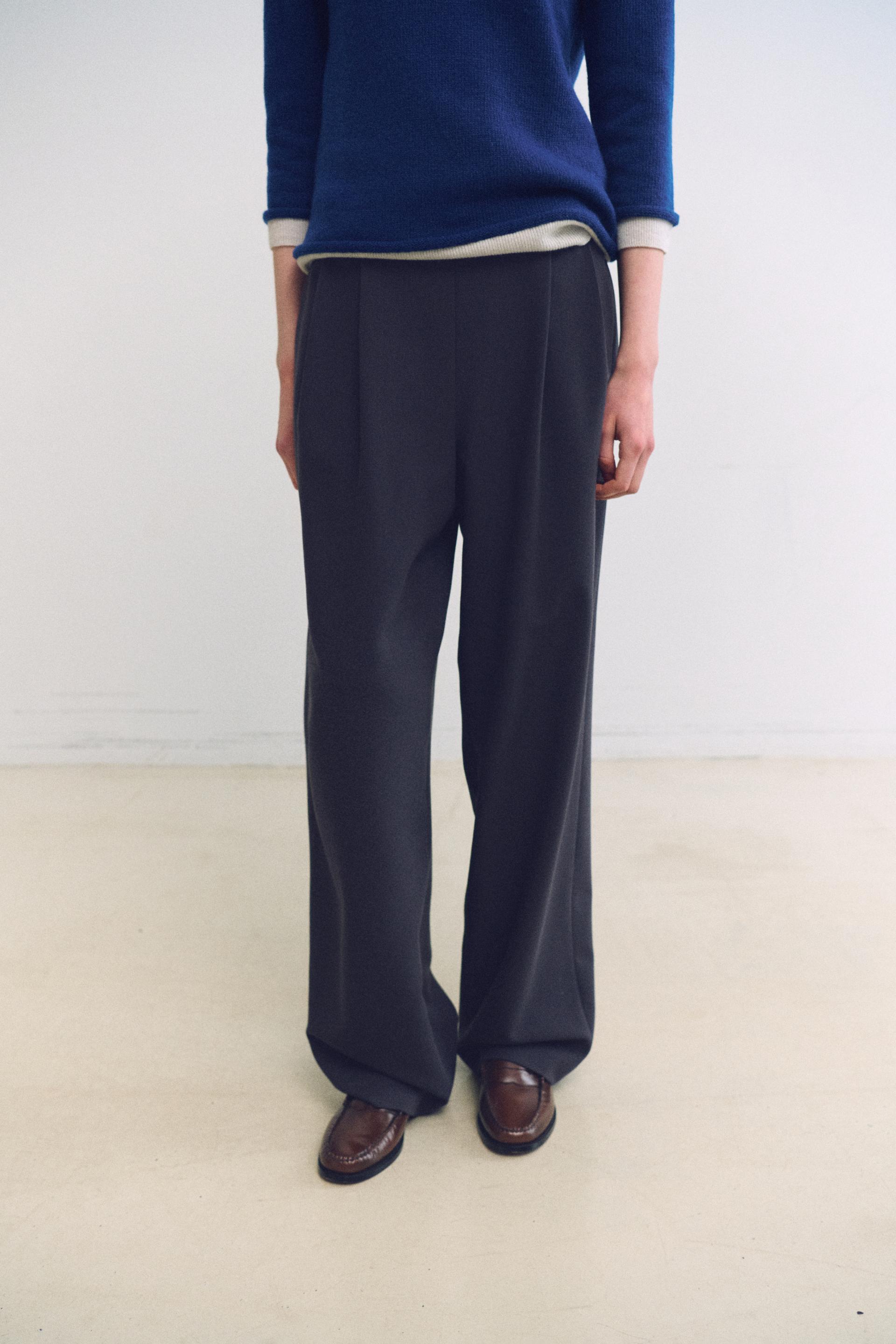 tuck ease slacks (charcoal)