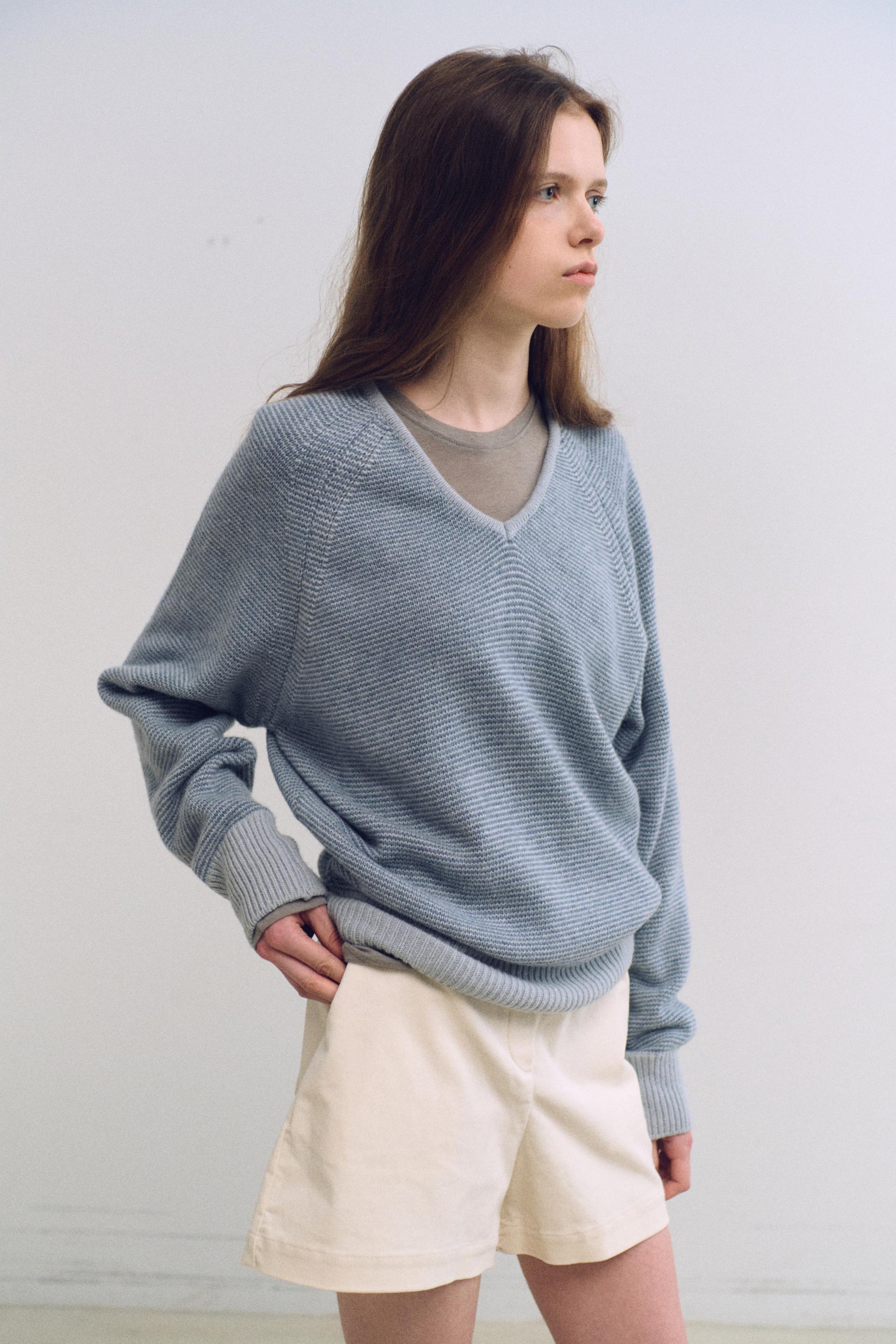 pipe v-neck knit (stripe sky blue)