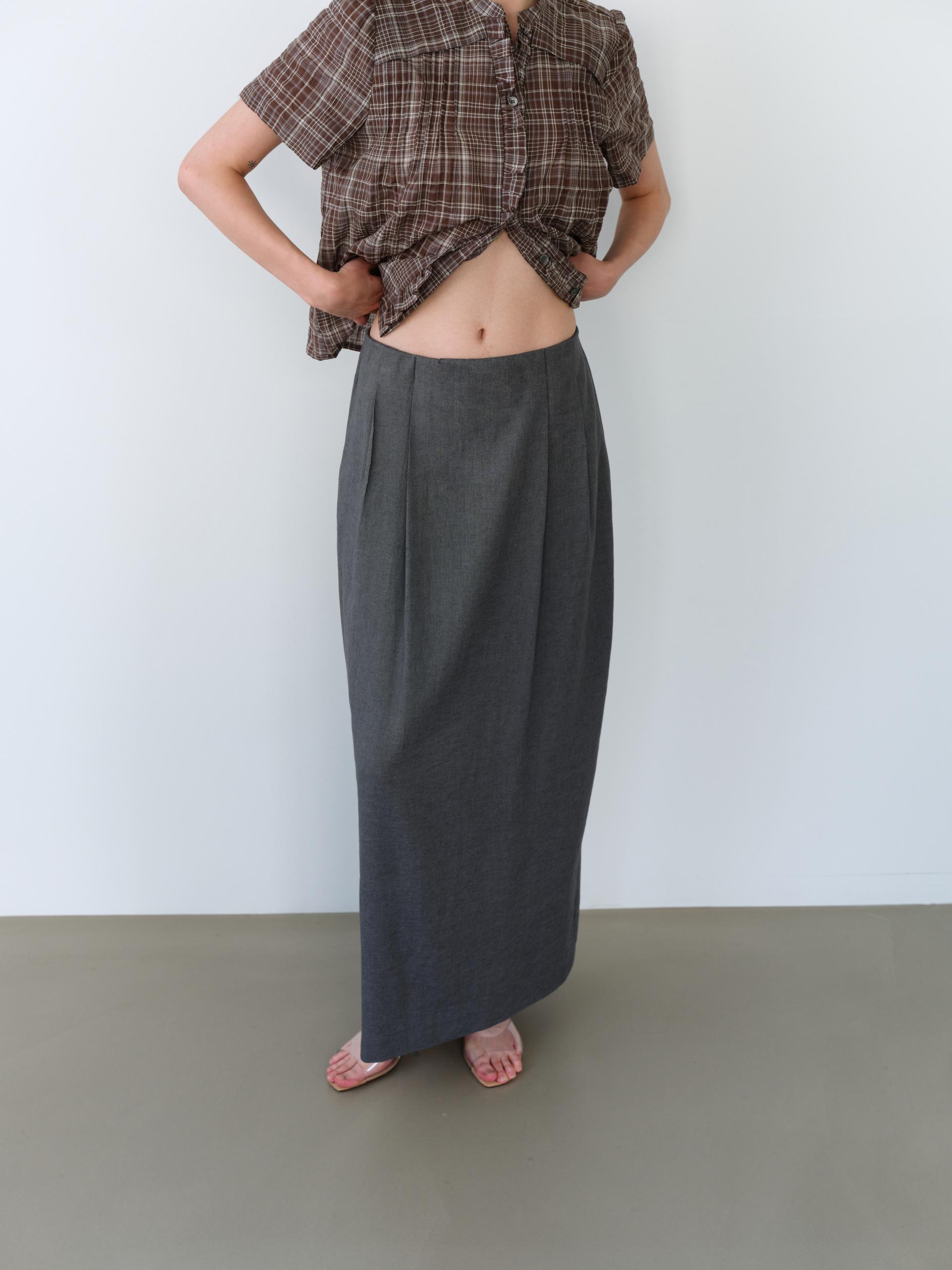 tuck maxi skirt (charcoal)