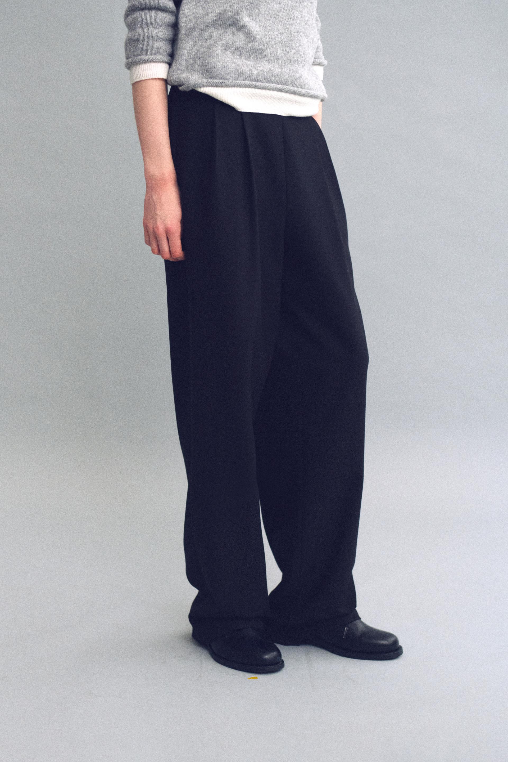 tuck ease slacks (black)