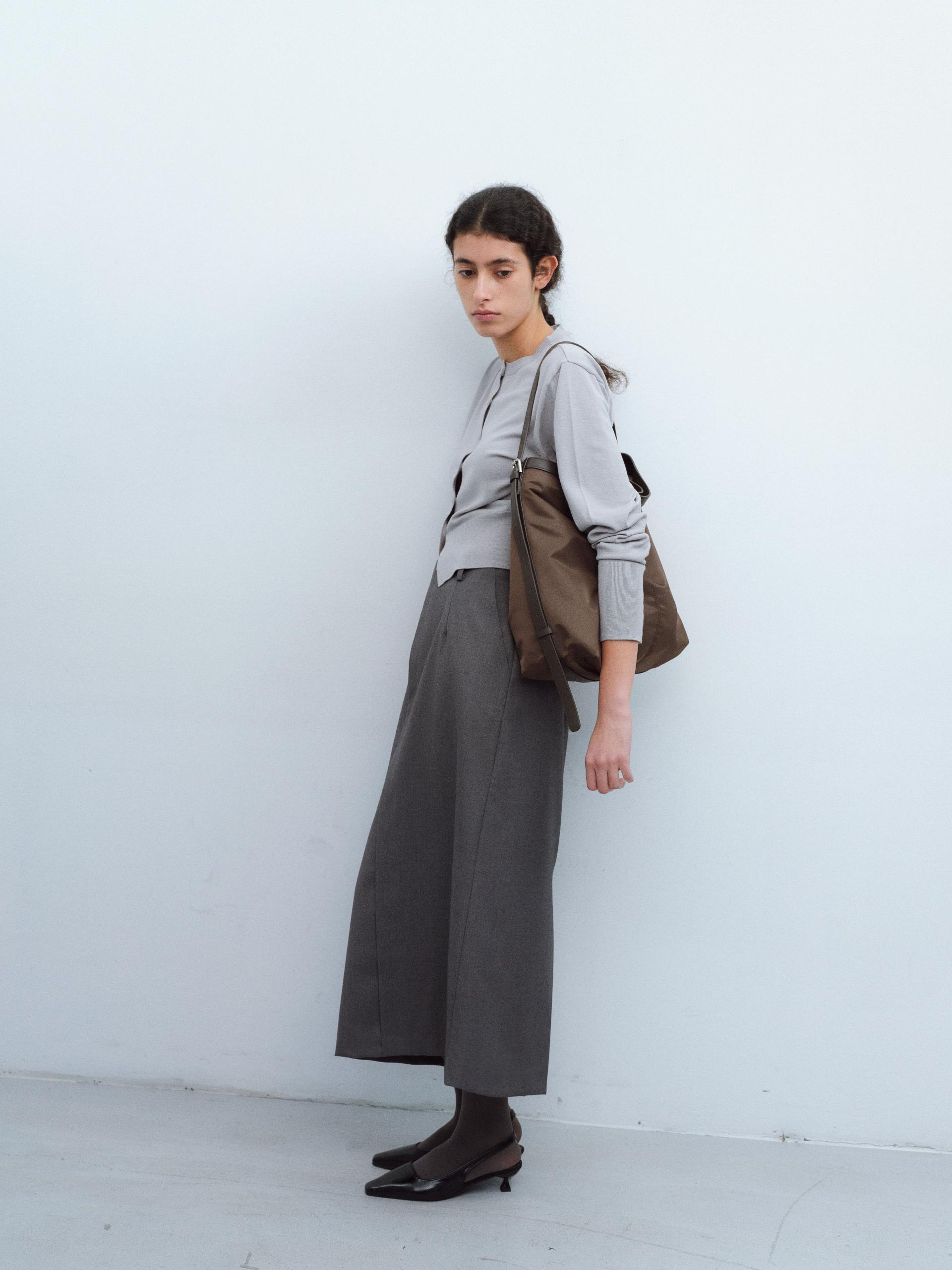 韓国商品/AUBOUR trimming bag(男女共用) 5차 재입고] trimming bag (brown) : AUBOUR - 아우브아워