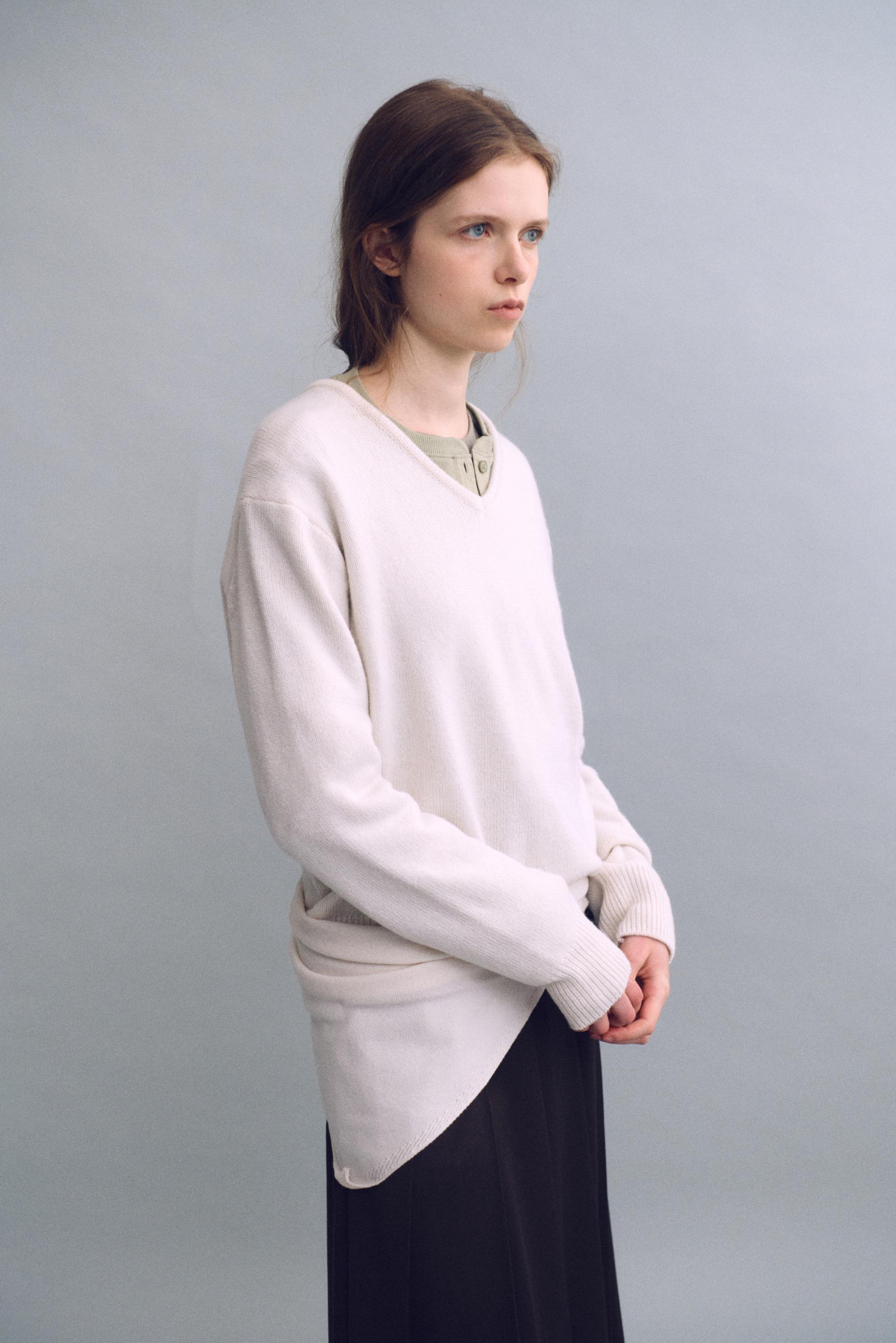 pipe v-neck knit (ivory)
