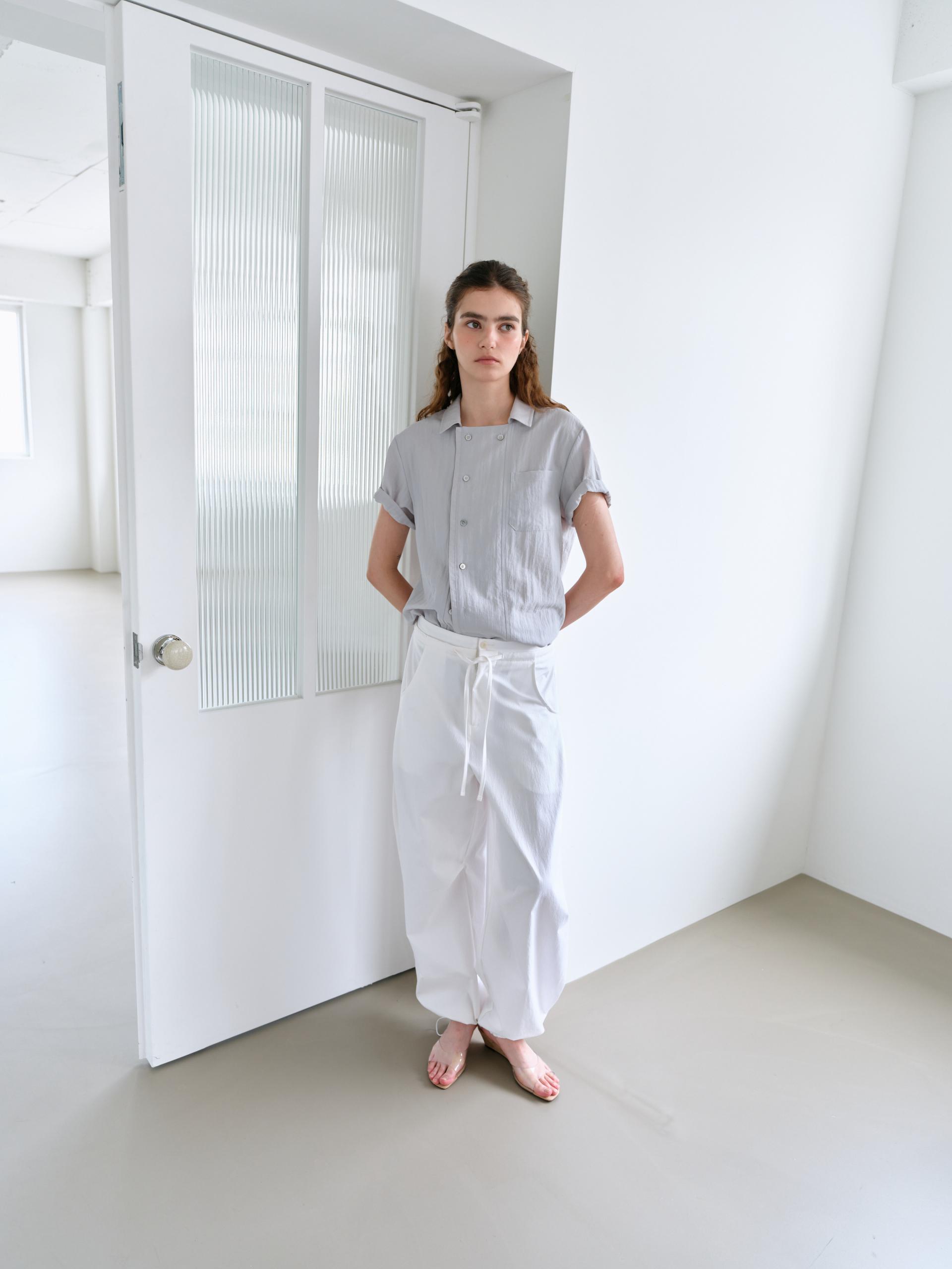 overlap half shirt (dusty sky)
