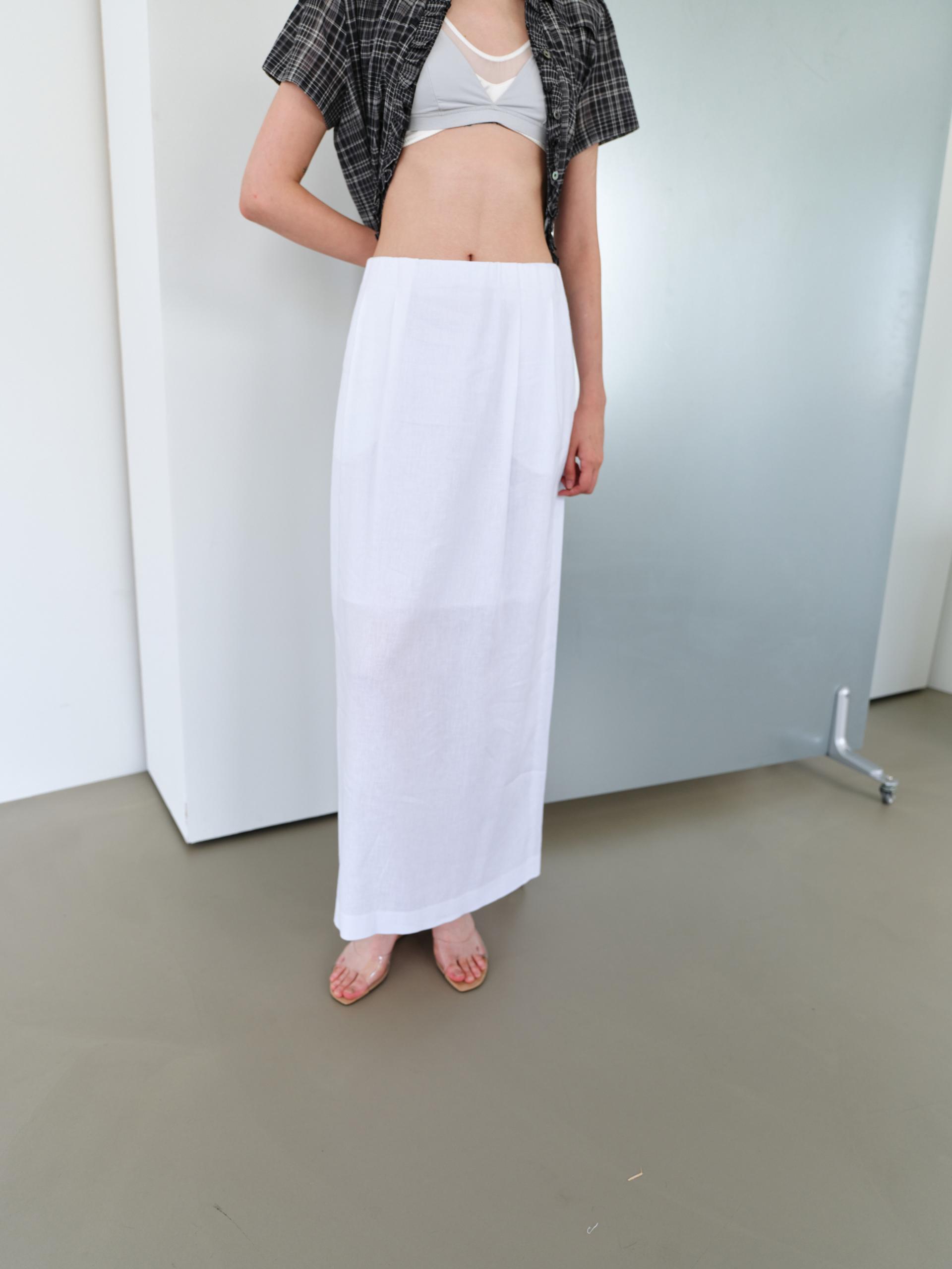 tuck maxi skirt (white)