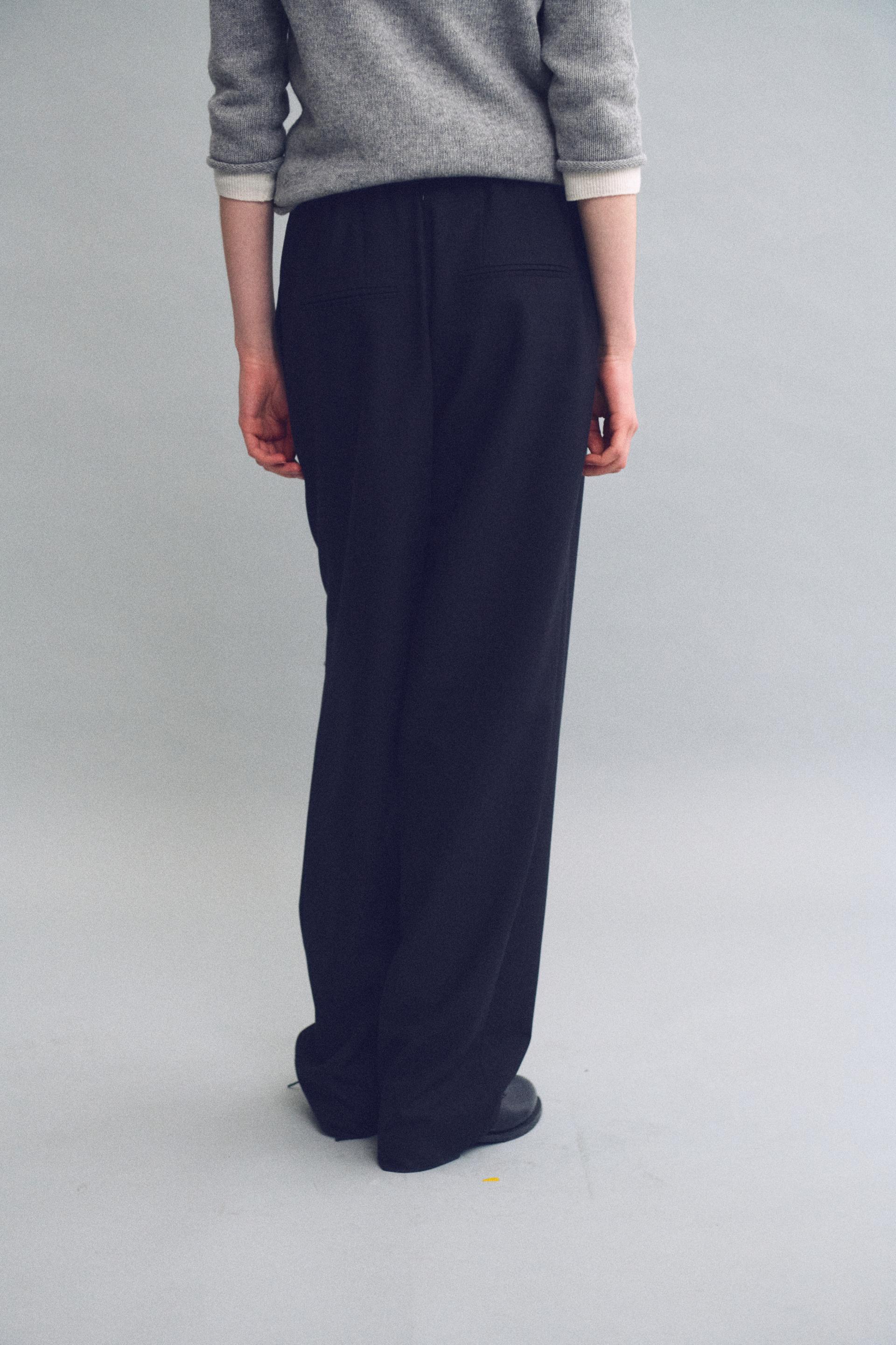 tuck ease slacks (black)